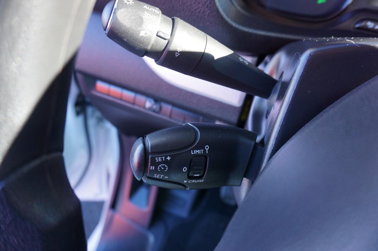 Opel VIVARO 2.0 120pk L3H1 Dubbele cabine 5-zits Navi Apple Carplay Trekhaak Camera Cruise control Imperiaal parkeersensoren