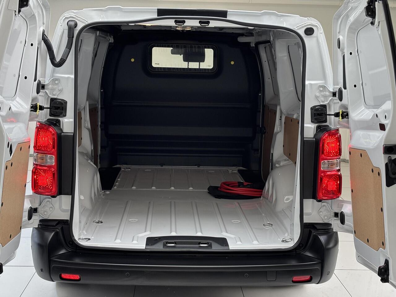 Opel VIVARO Electric L3 75 kWh | tot 8 jaar garantie | Surround View Pakket | Dodehoek detectie | Apple Carplay | camera | parkeersensoren voor & achter | Comfort scheidingswand | rijklaarprijs