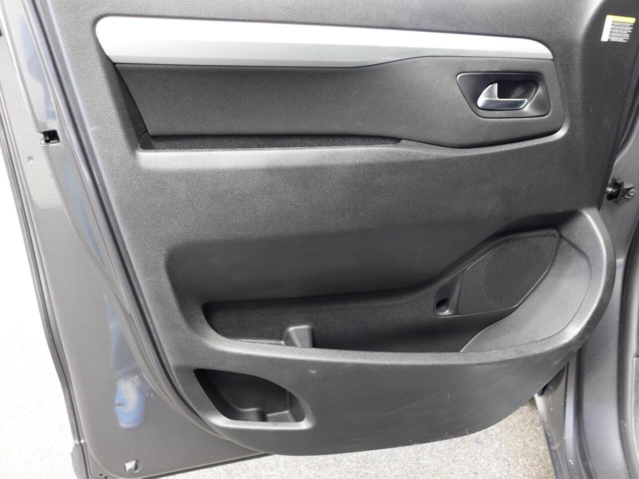 Opel VIVARO 2.0 BlueHDi 145PK L3 Automaat Airco Navigatie Cruise Control Trekhaak