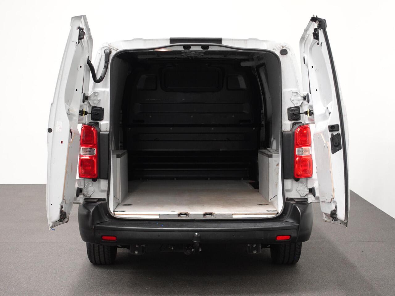 Opel VIVARO 2.0 CDTI Aut. 145 pk L3H1 Edition 3-zits Airco Navi Bluetooth Trekhaak