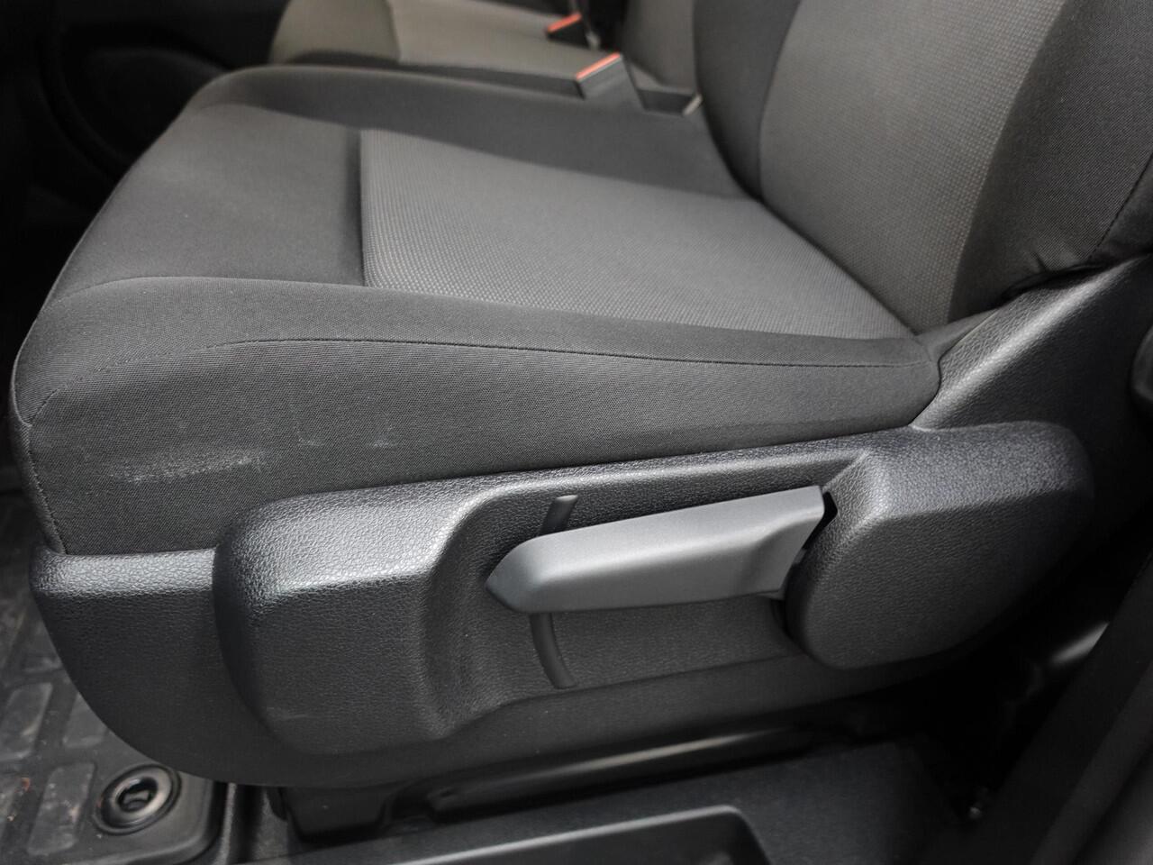 Opel VIVARO 2.0 BlueHDi 145PK L3 Automaat Navigatie Parkeersensoren Trekhaak Bluetooth