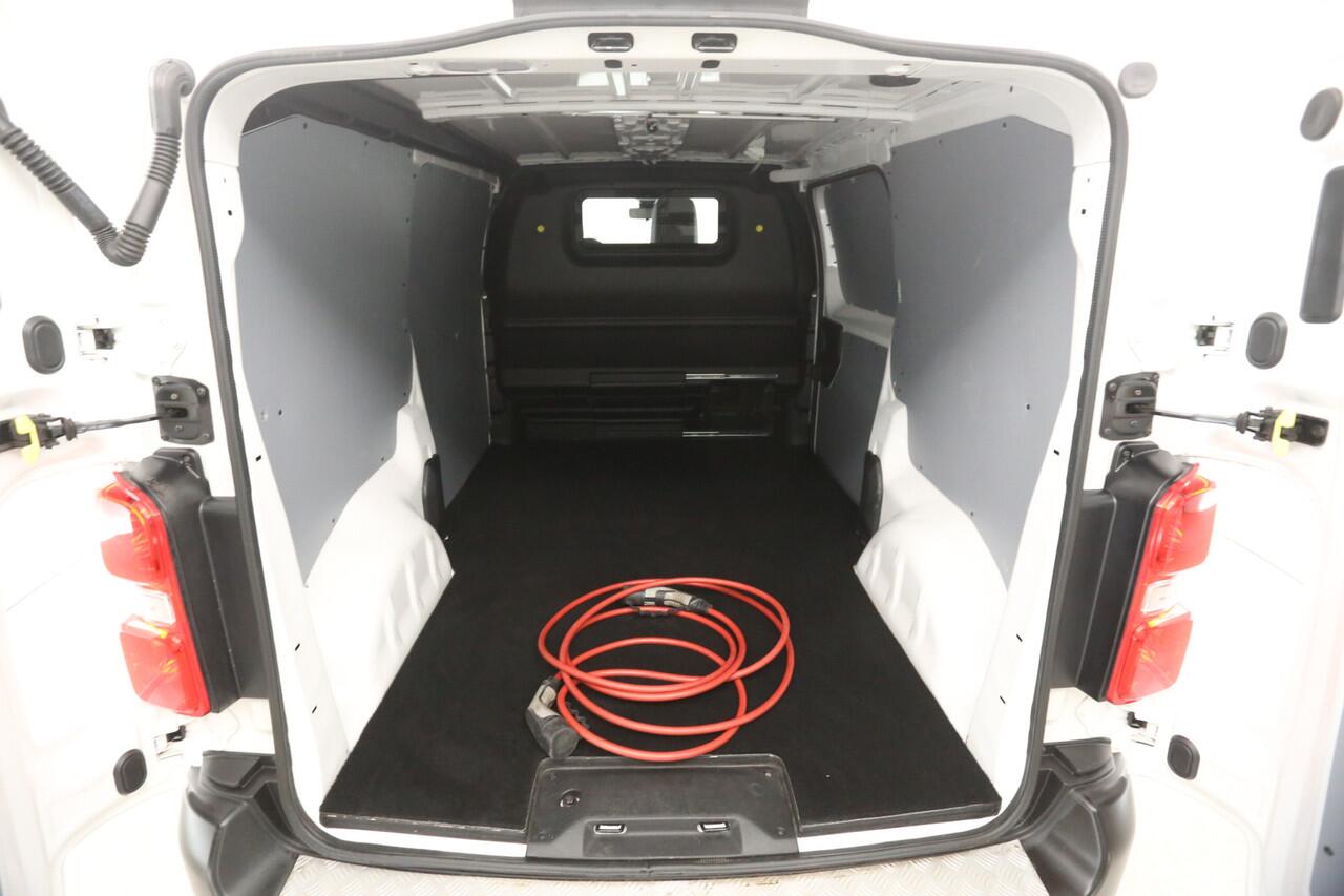 Opel VIVARO Vivaro-e L2H1 75 kWh | Snelladen | SOH 90% | Airco | Cruise | 3 Zits | Carplay | Navi | Parkeersens.