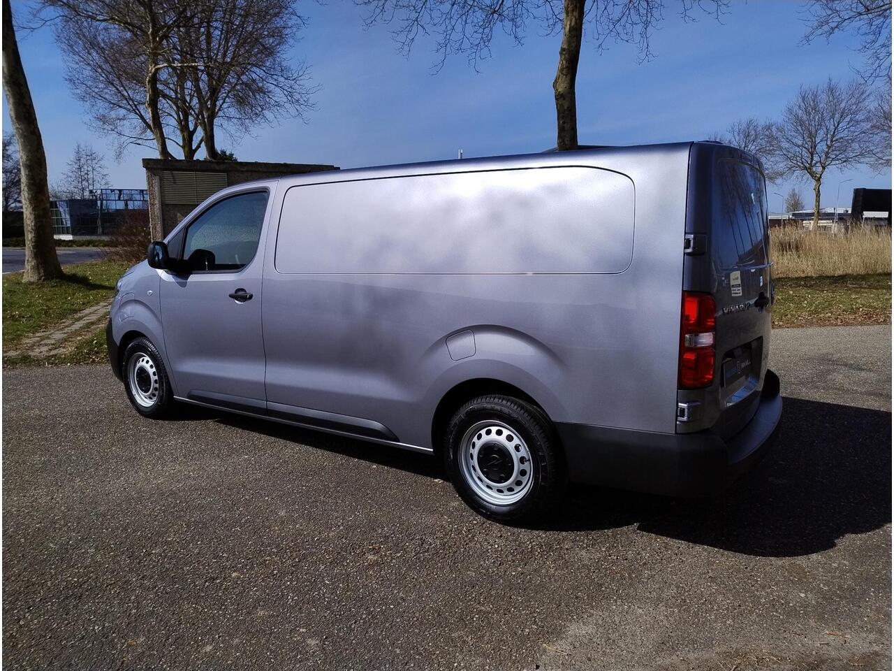 Opel VIVARO Vivaro-e L3 75 kWh 136pk AUTOMAAT | NAVI | Multimedia | Apple Carplay | Android Auto | DAB+ radio | Parkeersensoren achter | Bestuurdersstoel comfort | Bank voorpassagiers met opbergruimte| ECall pakket met geprogrammeerd voorverwarmen | Laadkabel | Airco