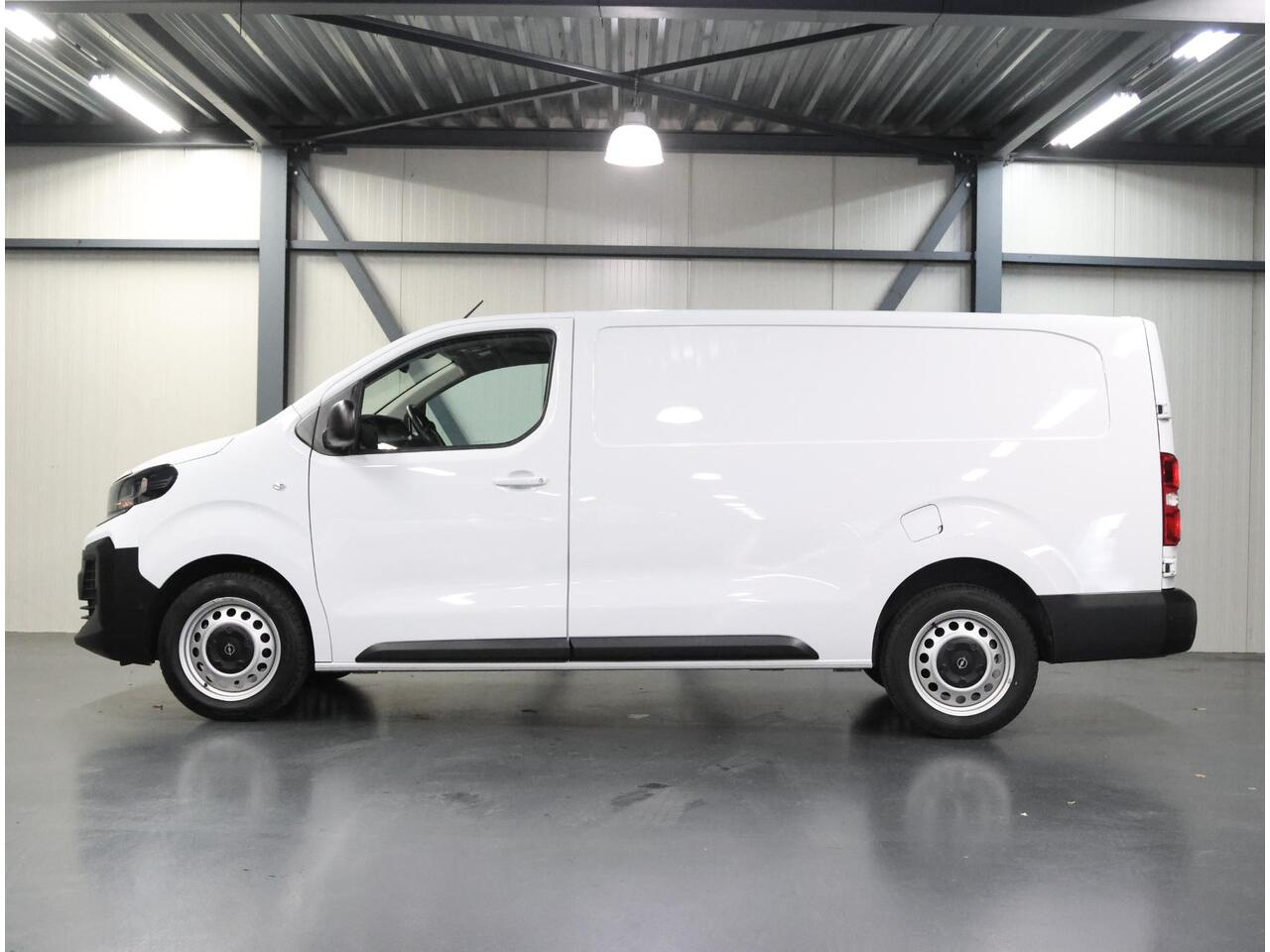 Opel VIVARO 2.0 Diesel 180PK S&S L3 | 1ste eigenaar | AUTOMAAT | AppleCarPlay/AndroidAuto | Armsteun | 3 Zits | Houtenlaadvloer | Navigatie | Keyless | Stuurverwarming | Climate Control | Cruise Control | Parkeersensoren |