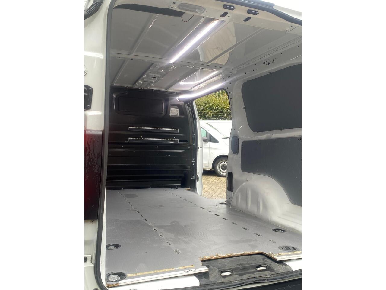 Opel VIVARO 2.0 CDTI L3 Camera, 78.000km! carplay, cruise, 3pers.