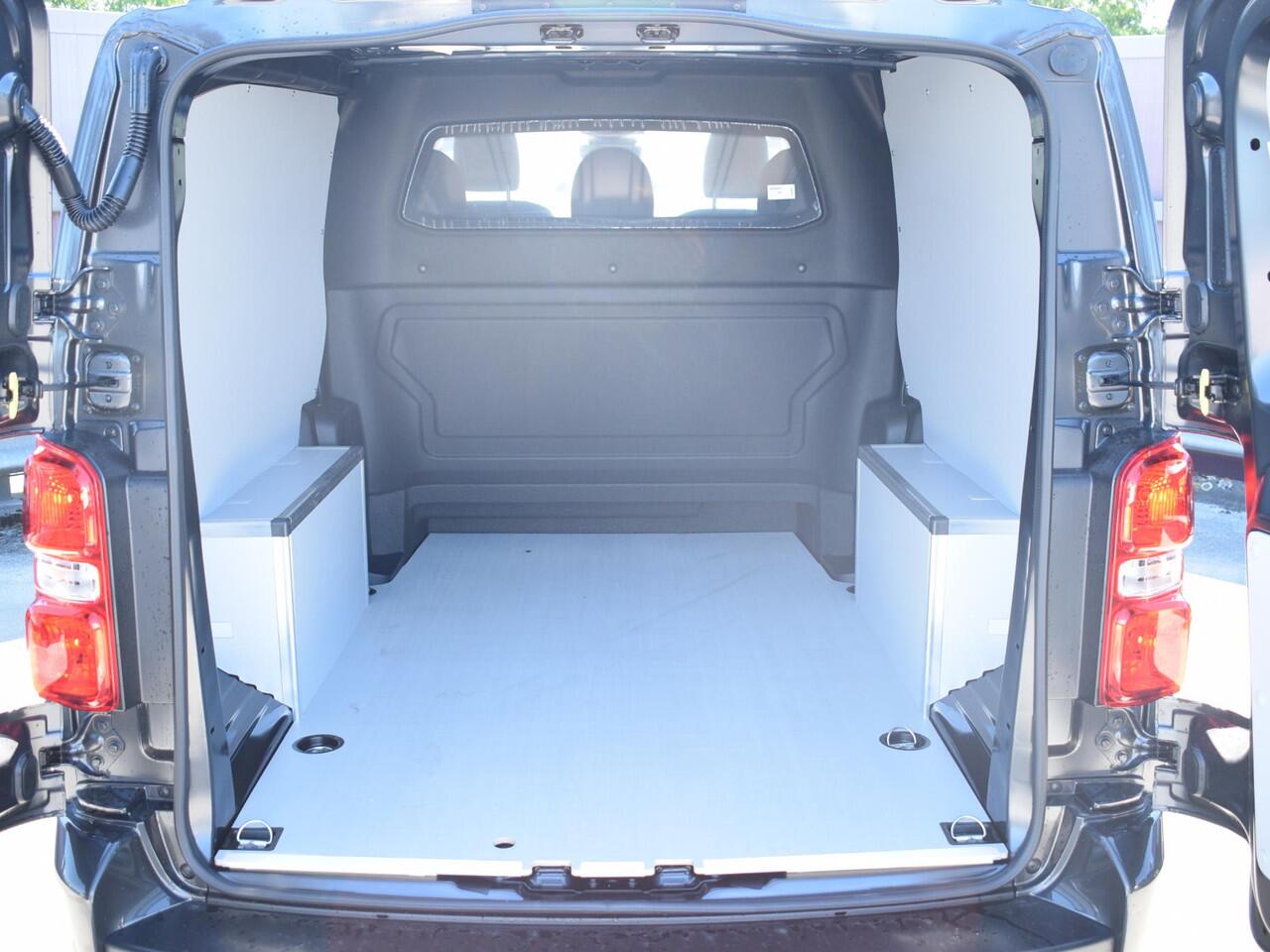 Opel VIVARO Electric 75 kWh Dubbele Cabine | 0% rente | 8 jaar garantie | 2x schuifdeur | Dynamic Comfort NAV Pakket | Comfort Pakket | Exterieur pakket | Winterpakket | Betimmering | LM velgen | Rijklaarprijs