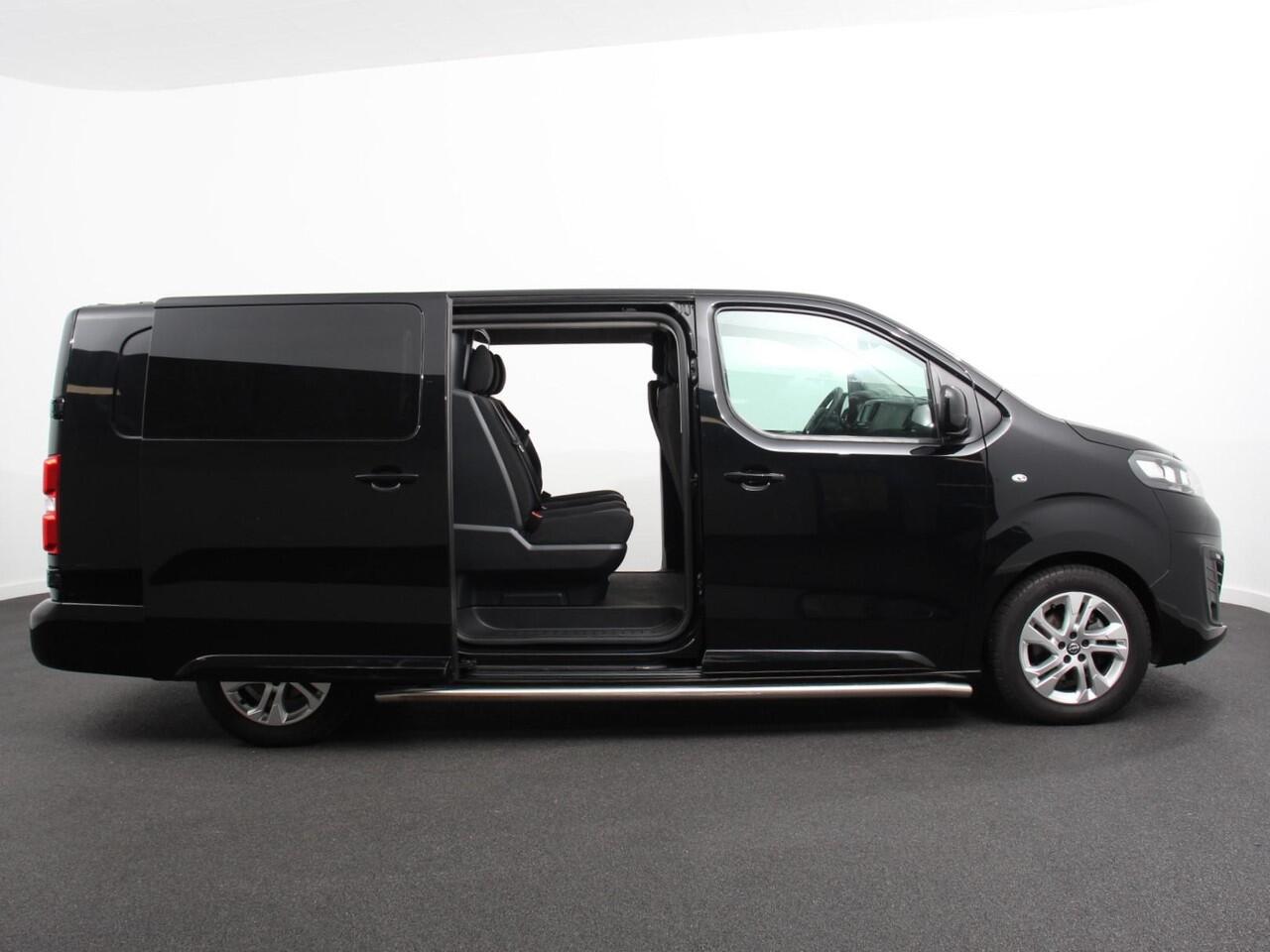 Opel VIVARO Vivaro-e L3 75 kWh Automaat 6-Persoons Dubbele Cabine Lang | Navigatie | Airco | 2 x Schuifdeur | Lichtmetalen velgen| Cruise Control | Side Bars | Bumpers in kleur