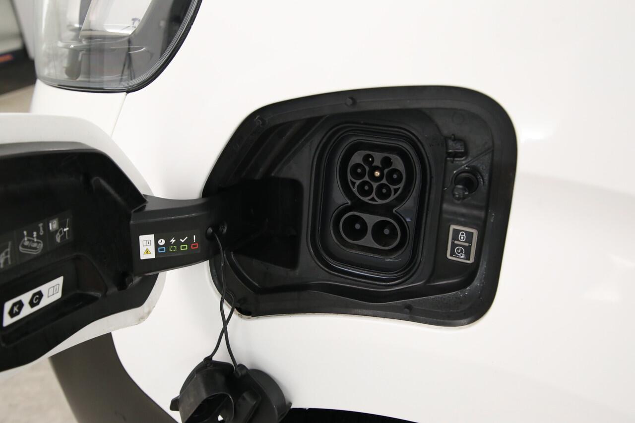 Opel VIVARO Vivaro-e L2H1 75 kWh | Snelladen | SOH 90% | Airco | Cruise | 3 Zits | Carplay | Navi | Parkeersens.