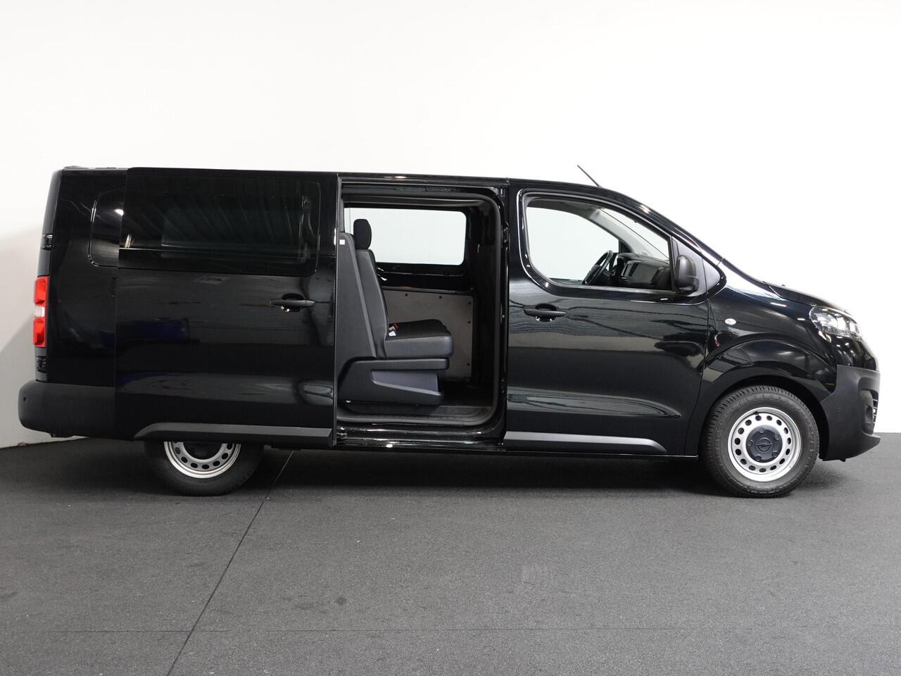 Opel VIVARO 102pk L3H1 Edition Dubbele Cabine 6persoons Navigatie Trekhaak Airco Cruise control