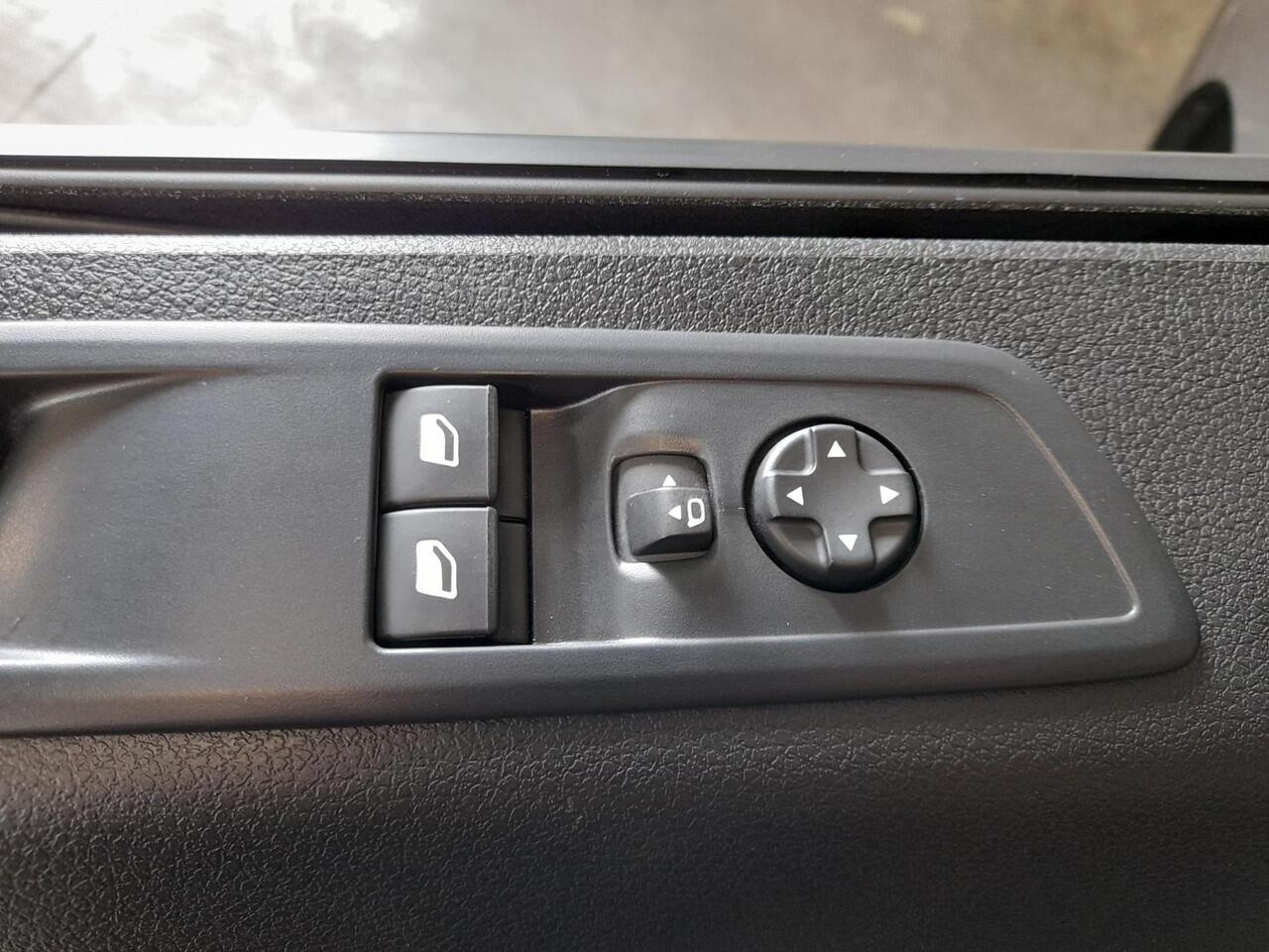 Opel VIVARO 2.0 BlueHDi 145PK L3 Airco Bluetooth Cruise Control Trekhaak Navigatie