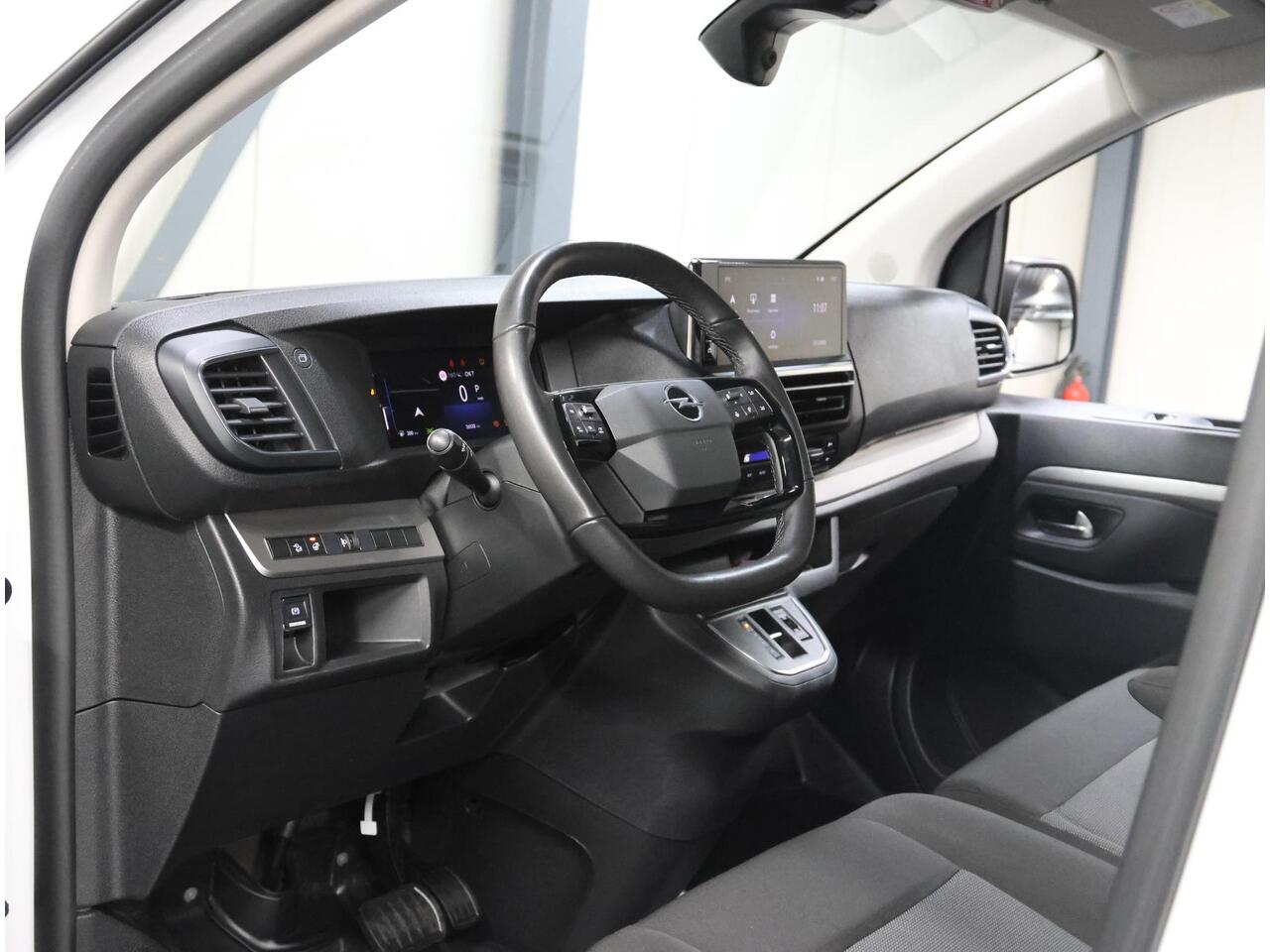 Opel VIVARO 2.0 180PK S&S L3 | 1ste eigenaar | AUTOMAAT | AppleCarPlay/AndroidAuto | Armsteun | 3 Zits | Houtenlaadvloer | Navigatie | Keyless | Stuurverwarming | Climate Control | Cruise Control | Parkeersensoren |