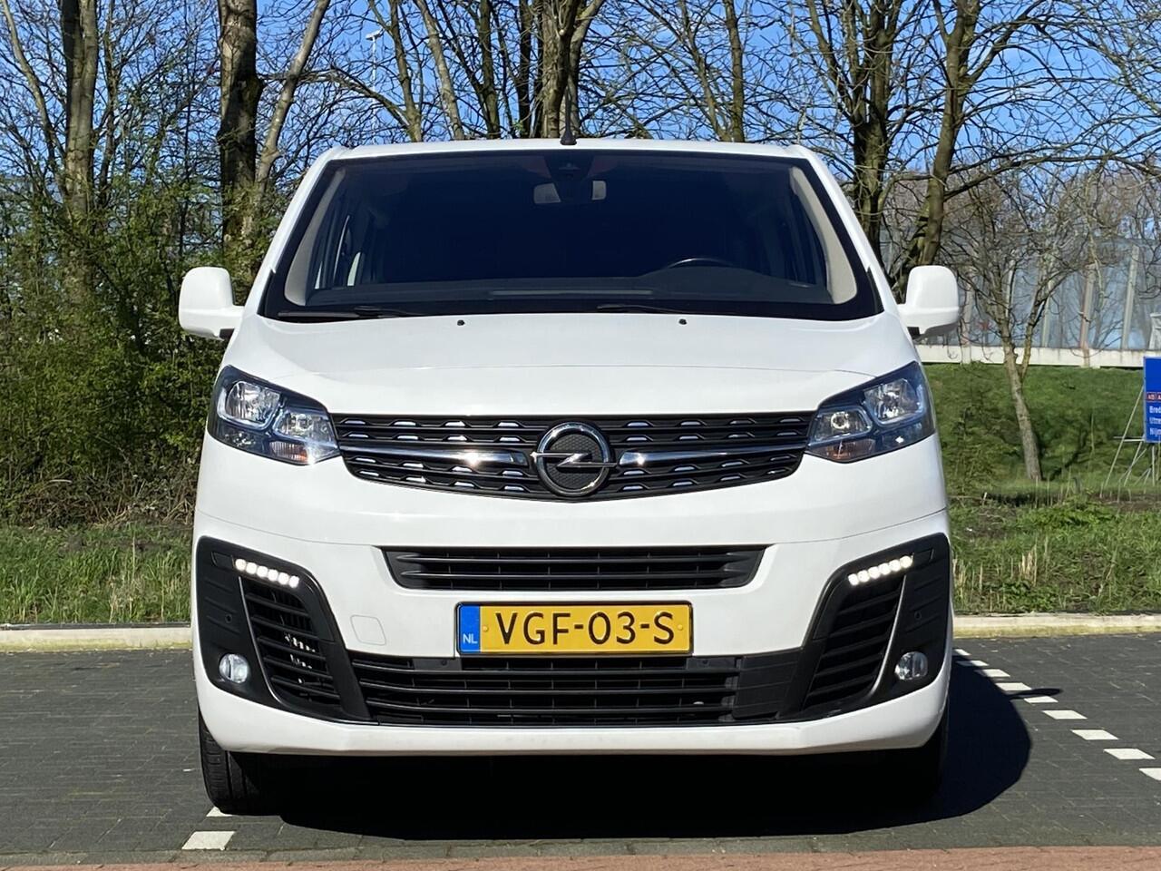 Opel VIVARO Innovation+ 2.0 CDTI 150pk DC | EURO 6 | NAVI PRO 7" | BETIMMERING | SIDEBARS | DUBBELE CABINE | 6-ZITPLAATSEN | CAMERA+SENSOREN |