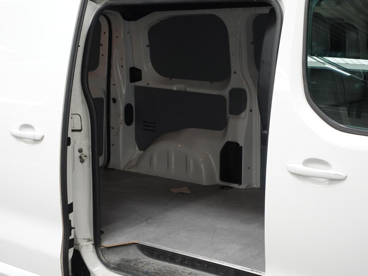 Opel VIVARO 1.5 CDTI L2H1 Innovation Motorprobleem Navigatie Camera Apple Carplay Cruise control Airco 3-Zits Euro6