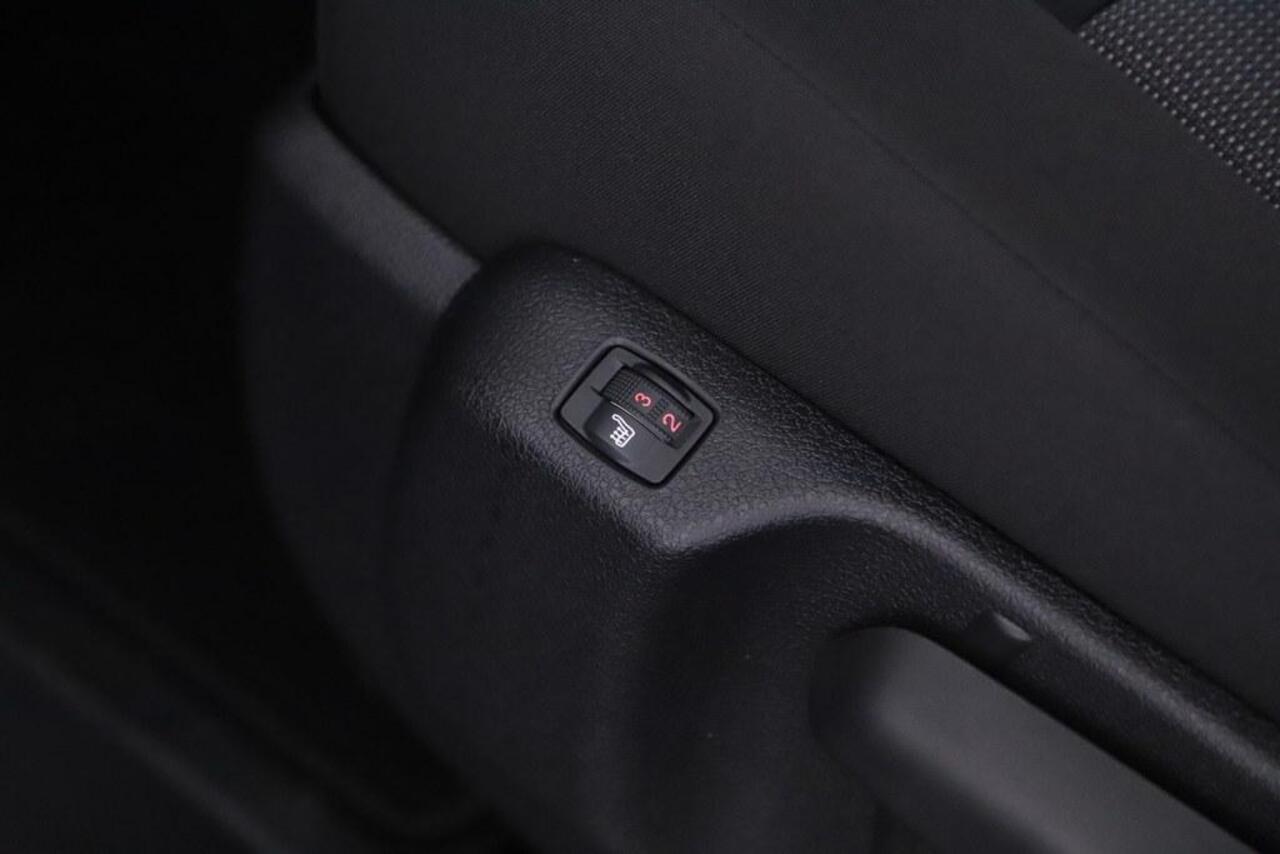 Opel VIVARO 2.0 Diesel 145pk L3 Winterpakket/Camera/Trekhaak Dubbele Schuifdeur/Vloer en Wand betimmering BPM VRIJ!