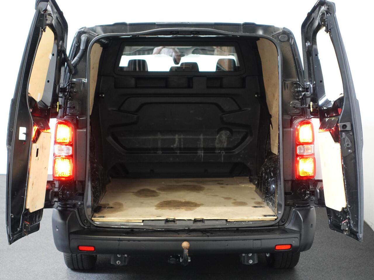 Opel VIVARO 102pk L3H1 Edition Dubbele Cabine 6persoons Navigatie Trekhaak Airco Cruise control