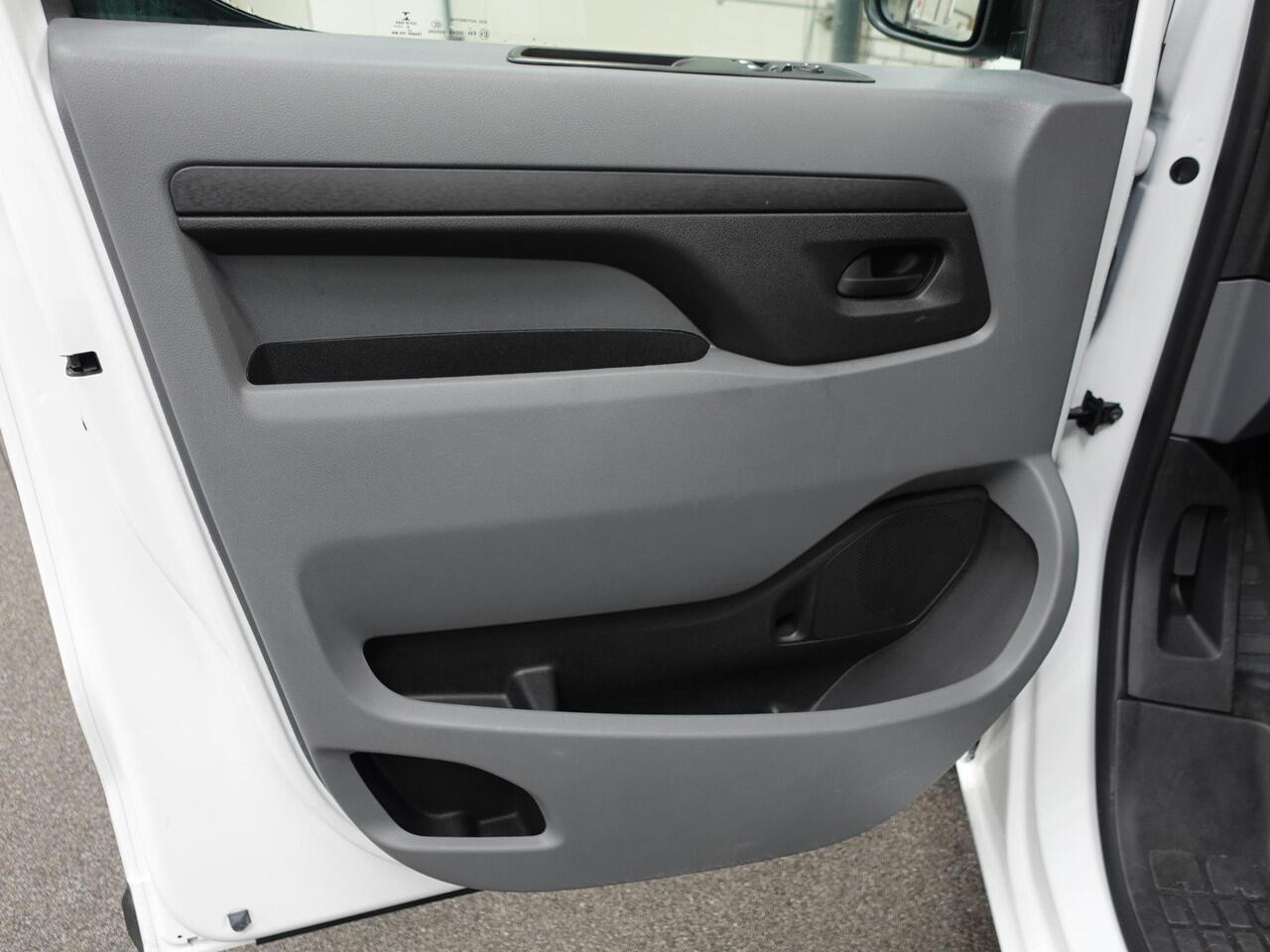 Opel VIVARO 2.0 CDTI L2H1 145PK Edition Automaat Airco App connect Trekhaak Navigatie Cruise