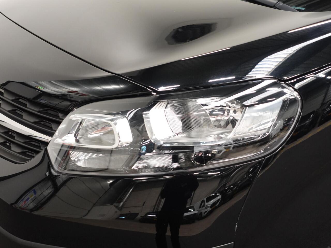 Opel VIVARO 145pk L3H1 Automaat Navigate Trekhaak Cruise control Apple Carplay Camera