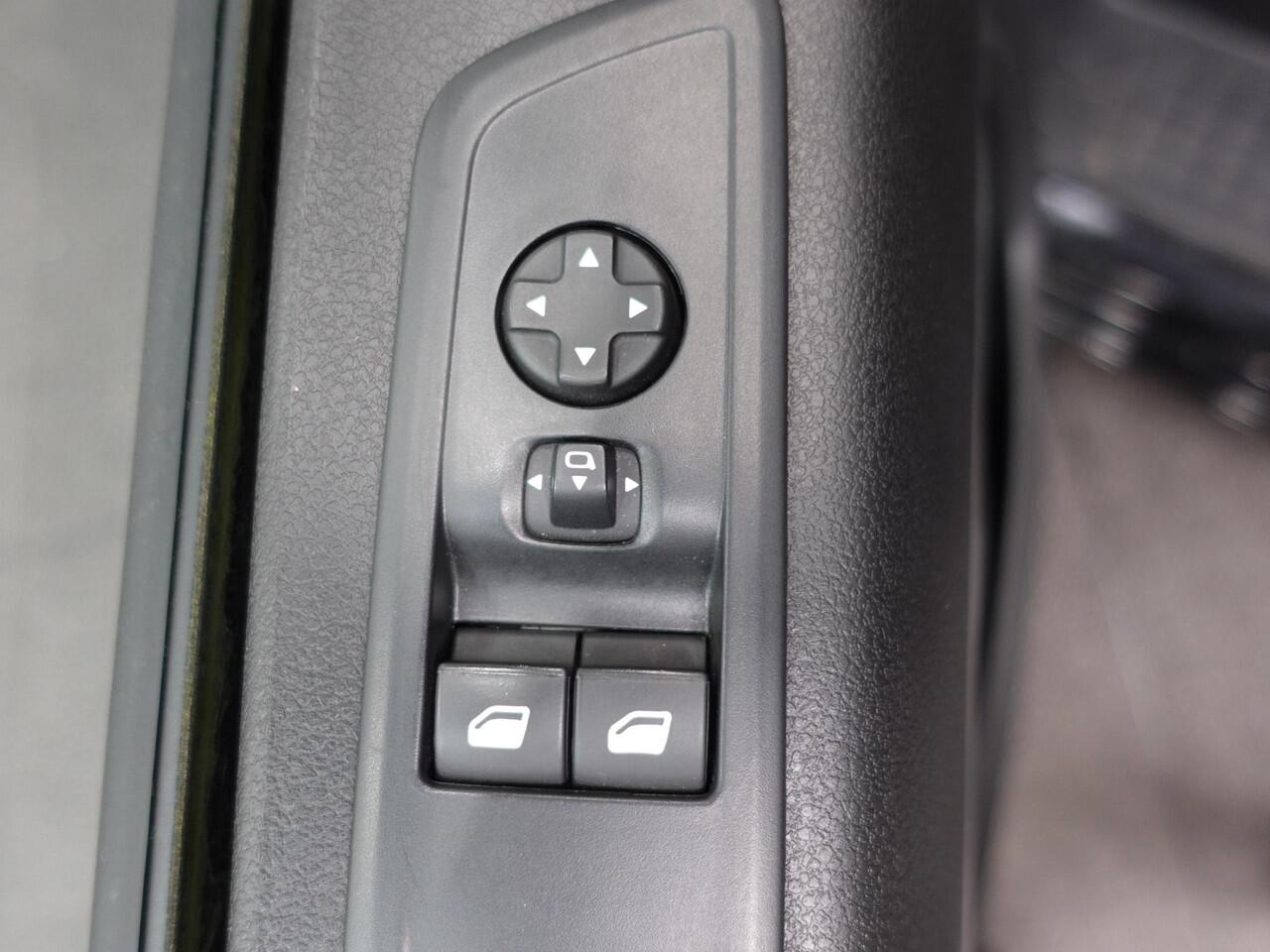 Opel VIVARO 2.0 BlueHDi 145PK L3 Automaat Navigatie Parkeersensoren Trekhaak Bluetooth