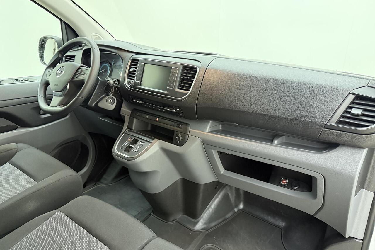 Opel VIVARO Vivaro-e L2H1 Innovation 75 kWh | Navigatie pakket | Climate Control | Camera achter | Apple Carplay/Android Auto | Elektrisch inklapbare spiegels | Laadruimte betimmering