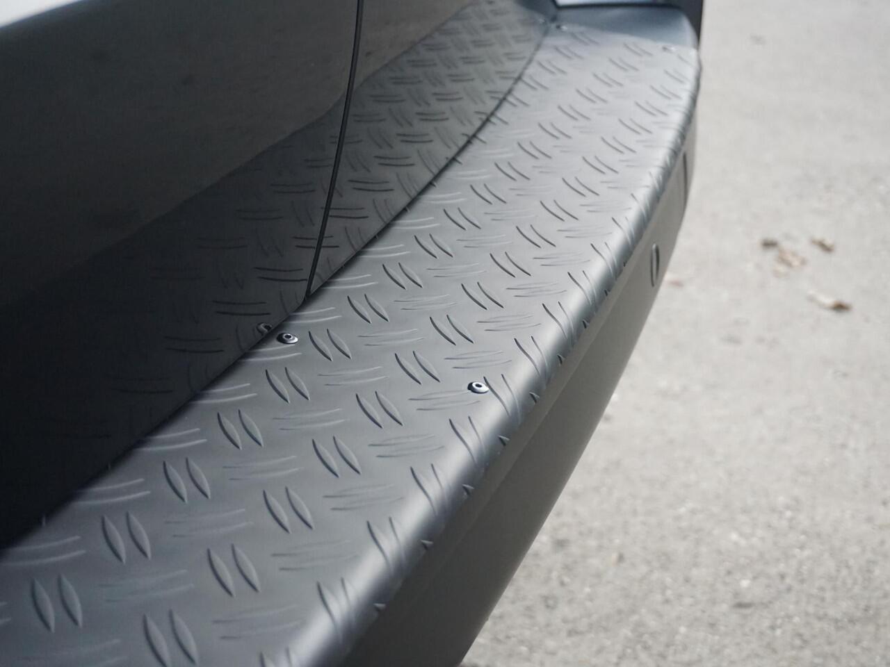 Opel VIVARO Electric 75 kWh Dubbele Cabine | 2x schuifdeur | Surround View NAV Pakket | Winterpakket | Exterieur pakket | Comfort Pakket | Betimmering | LM velgen | RVS sidebars | Full Eco LED verlichting | rijklaarprijs