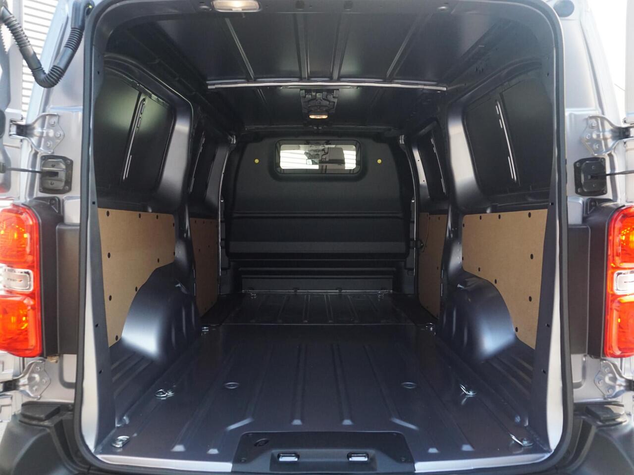 Opel VIVARO Electric L3 75 kWh | tot 8 jaar garantie | Apple Carplay | camera | parkeersensoren voor & achter | dodehoekwaarschuwing | Comfort tussenschot