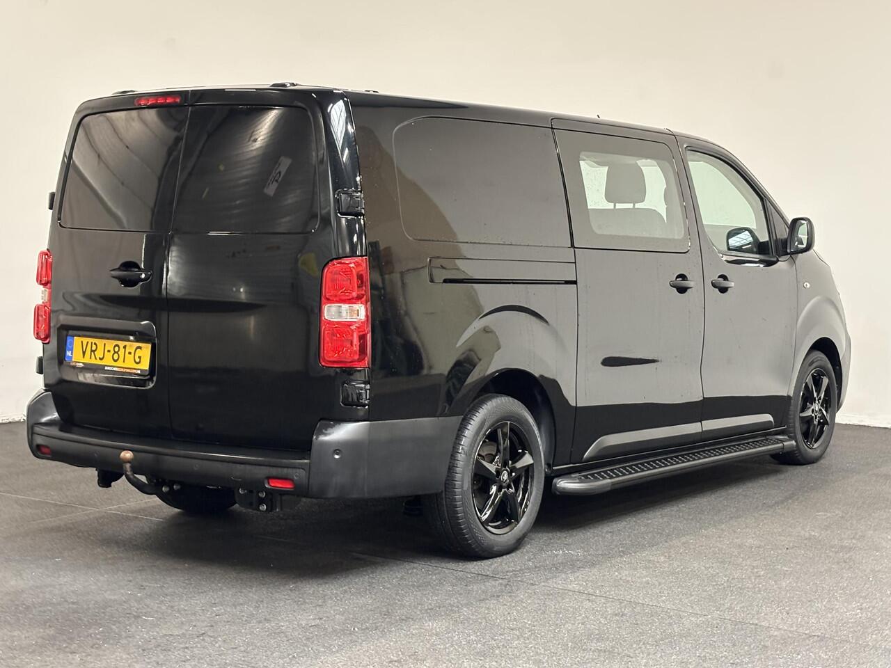 Opel VIVARO 102pk L3H1 Edition Dubbele Cabine 6persoons Navigatie Trekhaak Airco Cruise control