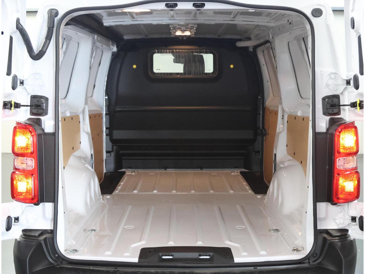 Opel VIVARO Electric L3 75 kWh | ACCURAPPORT 100%| Camera | Dodehoekdetectie | Airco | CruiseControl | Comfort Tussenschot | AppleCarPlay/AndroidAuto |