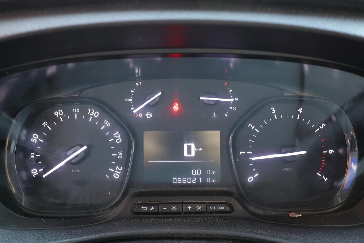 Opel VIVARO 2.0 CDTI L3H1 XL | CarPlay | Camera | Lederen bekleding | 3-Zitter | Blind Spot | Keyless entry | Climate control | Dealer onderhouden | Nieuwe APK | Nieuwe vliegwiel / koppeling