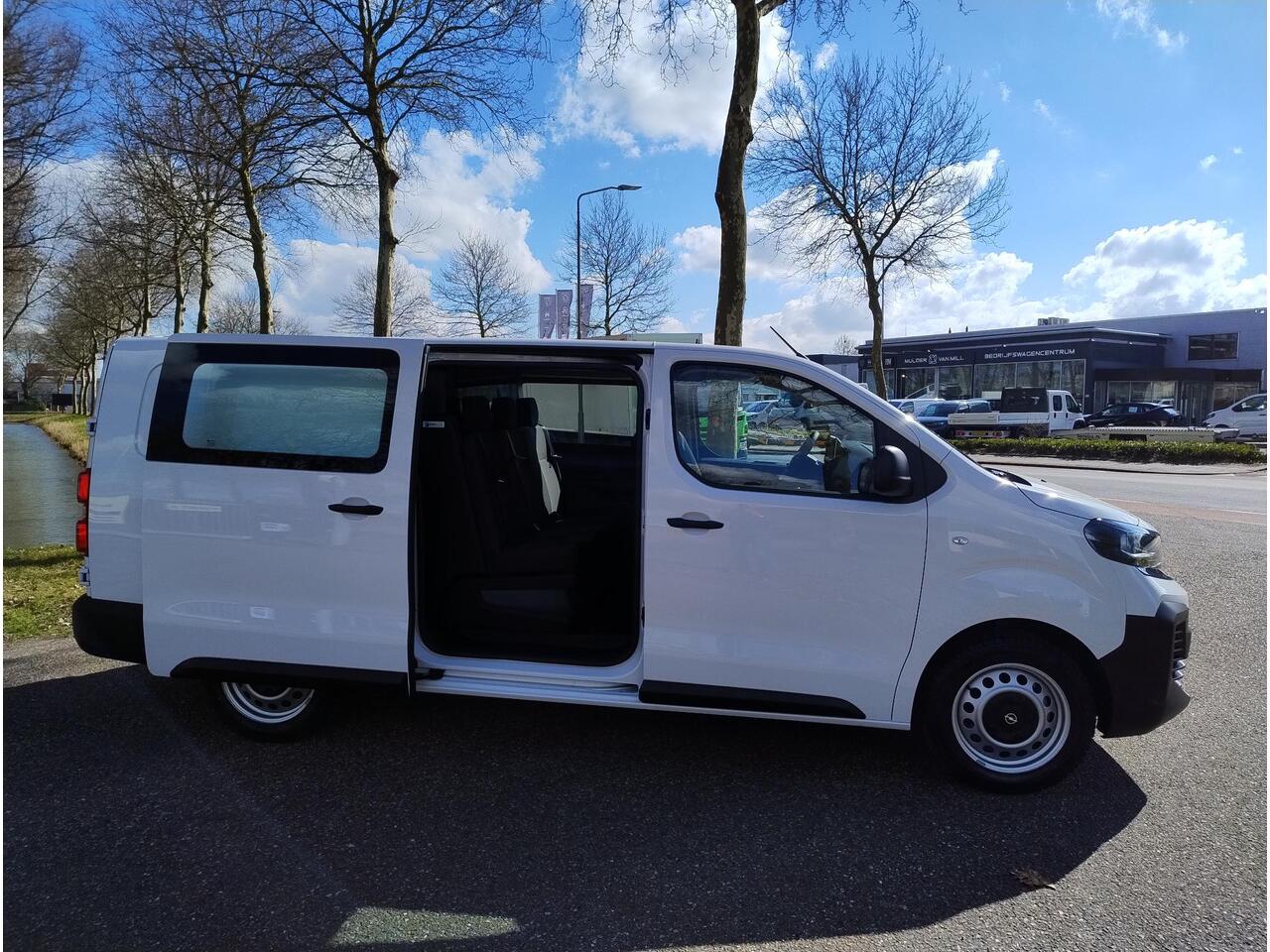 Opel VIVARO L3 DC 1.5 BlueHDI 120pk | BPM vrij | Dubbele Cabine | 6-zits | Houten afwerking laadruimte | Multimedia | NAVI | Apple Carplay | Android Auto | Parkeersensoren achter | Multifunctioneel stuurwiel | Elektrisch inklapbare spiegels | Bestuurdersstoel comfor