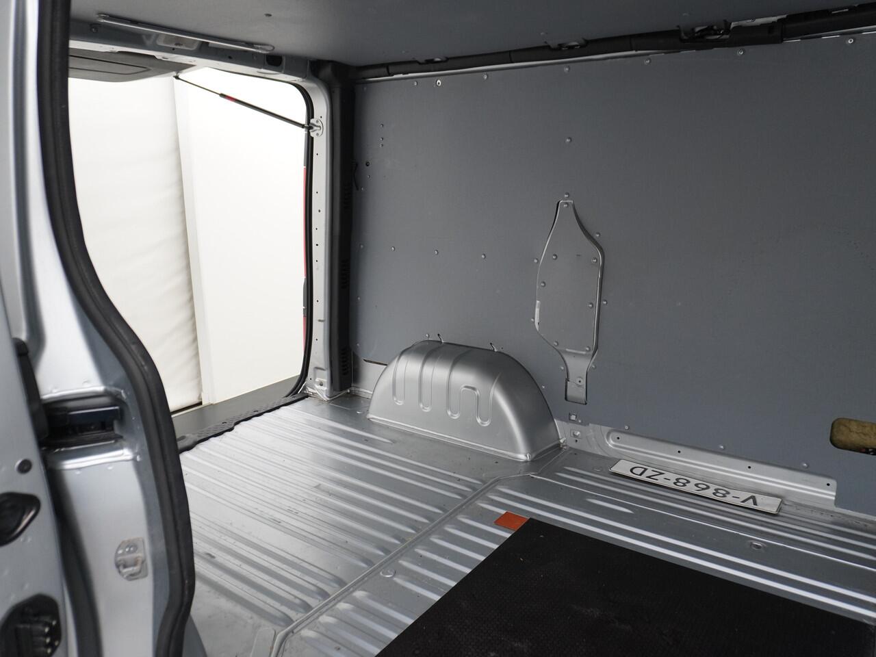 Opel VIVARO 1.6CDTI 126PK L1H1 Trekhaak Airco Navi Camera Cruise Control Pdc Edition EcoFlex Schuifdeur Wandbetimmering Bluetooth Led Super Nette Bus 1e Eigenaar Euro 6 Origineel Nederlandse bus 2.000KG Trekgewicht