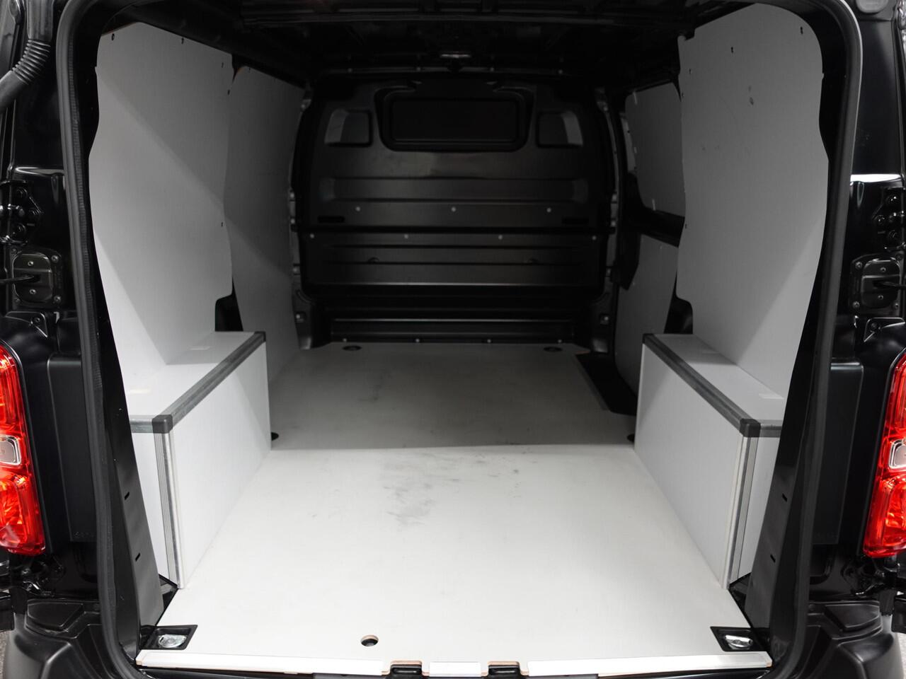 Opel VIVARO 2.0 BlueHDi 145PK L2 Automaat Trekhaak Apple carplay Cruise control Parkeersensoren