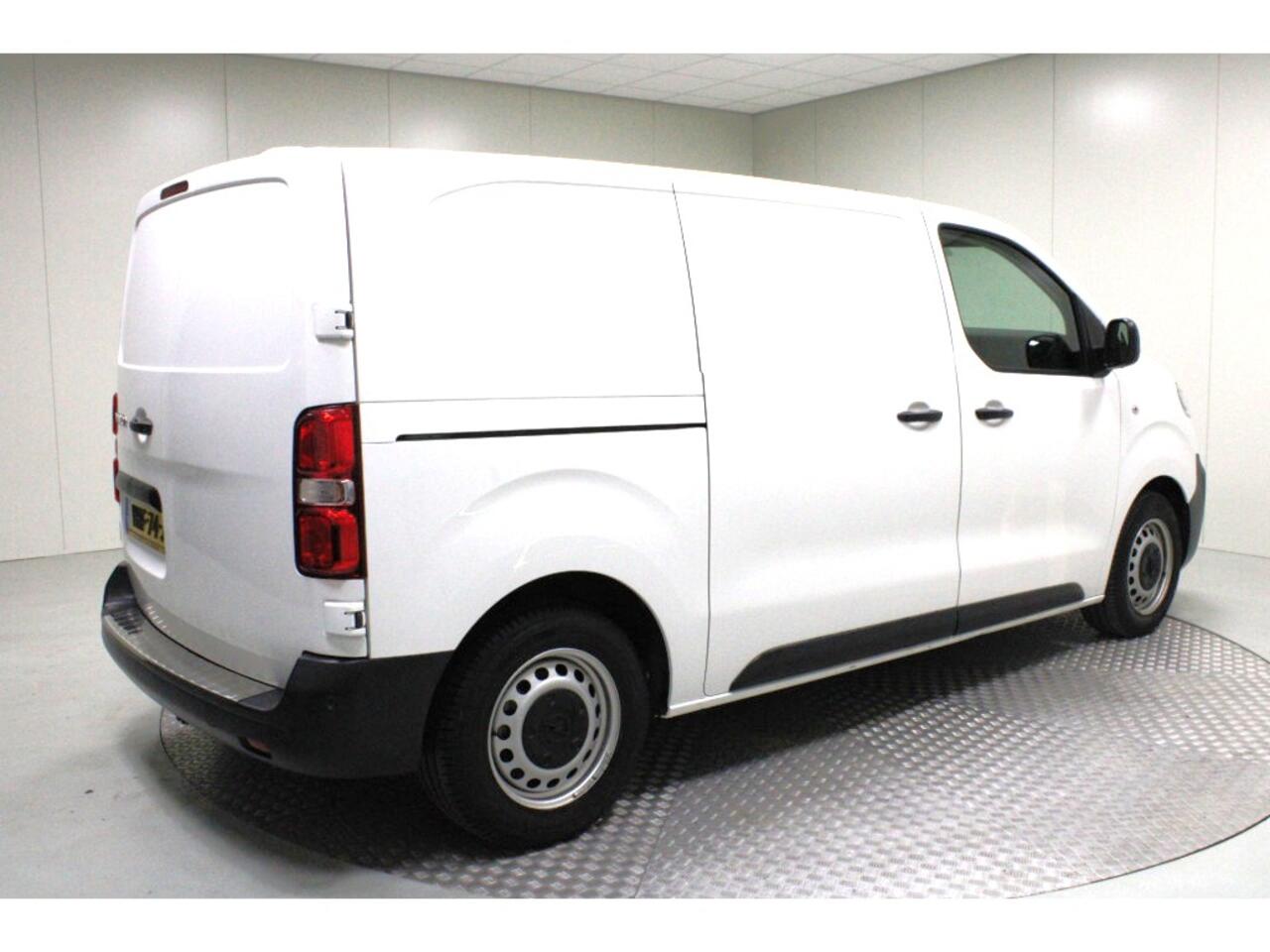 Opel VIVARO Vivaro-e L2H1 Edition 75 kWh | Afneembare Trekhaak / Climate / Navi Full Map / PDC v&a + Camera / Carplay