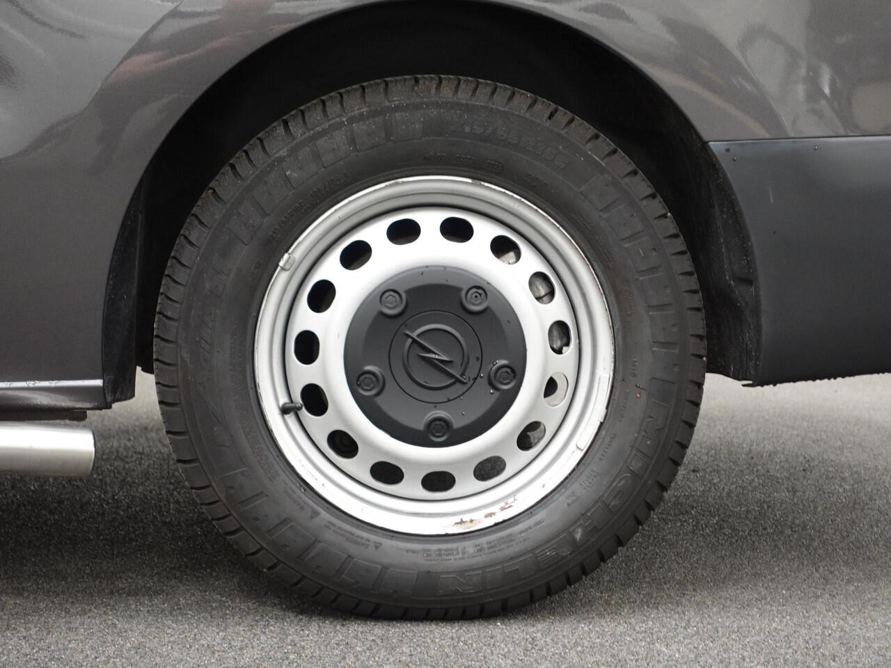 Opel VIVARO Vivaro-e L3H1 Edition 75 kWh Automaat Navigatie Cruise control