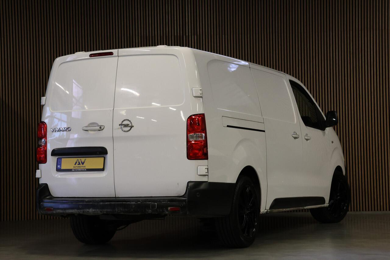 Opel VIVARO 2.0 CDTI L3H1 XL | CarPlay | Camera | Lederen bekleding | 3-Zitter | Blind Spot | Keyless entry | Climate control | Dealer onderhouden | Nieuwe APK | Nieuwe vliegwiel / koppeling