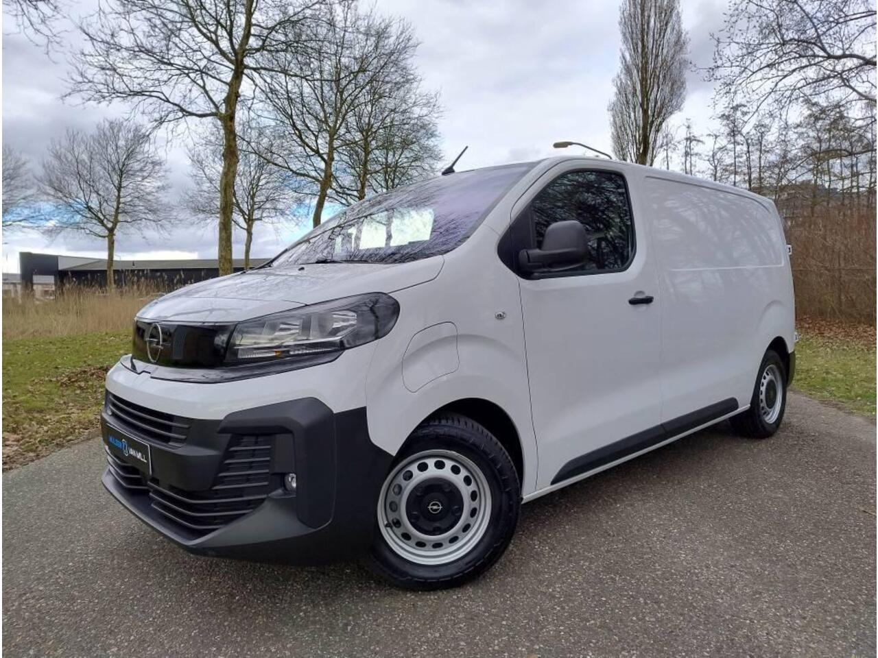 Opel VIVARO Electric L2 75 kWh 136pk | ACTIE! | 8 jaar garantie | 0% financial lease | Multimedia | Apple Carplay | Android Auto | Achteruitrijcamera | Parkeersensoren voor en achter | Digitale cockpit | Stuurwielbediening | Tussenwand comfort met raam | Bestuurderss