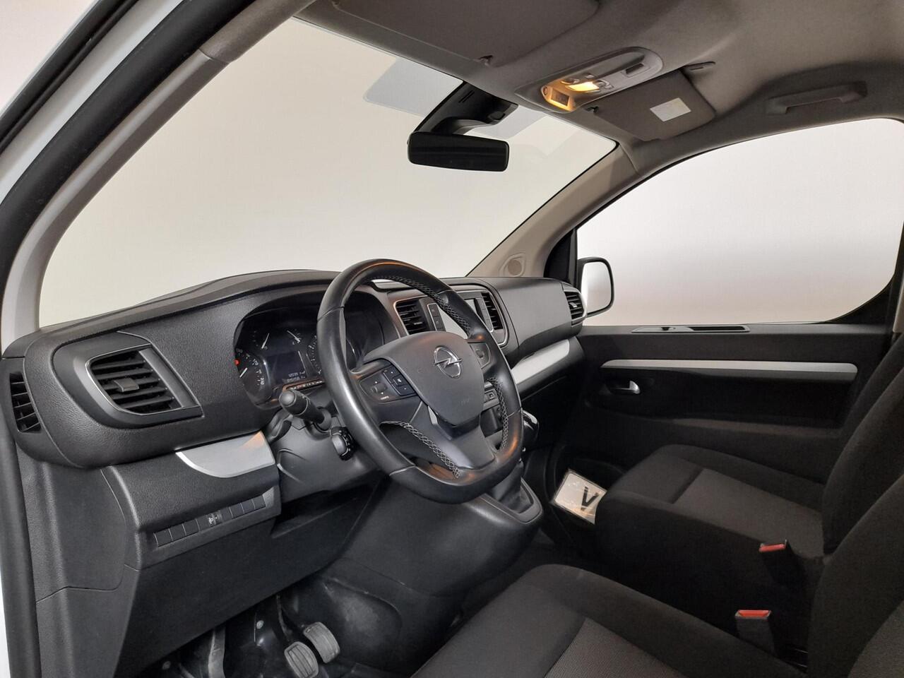 Opel VIVARO 2.0 CDTI L3H1 145PK Dubbele Cabine Edition Navigatie Trekhaak Cruise control Airco