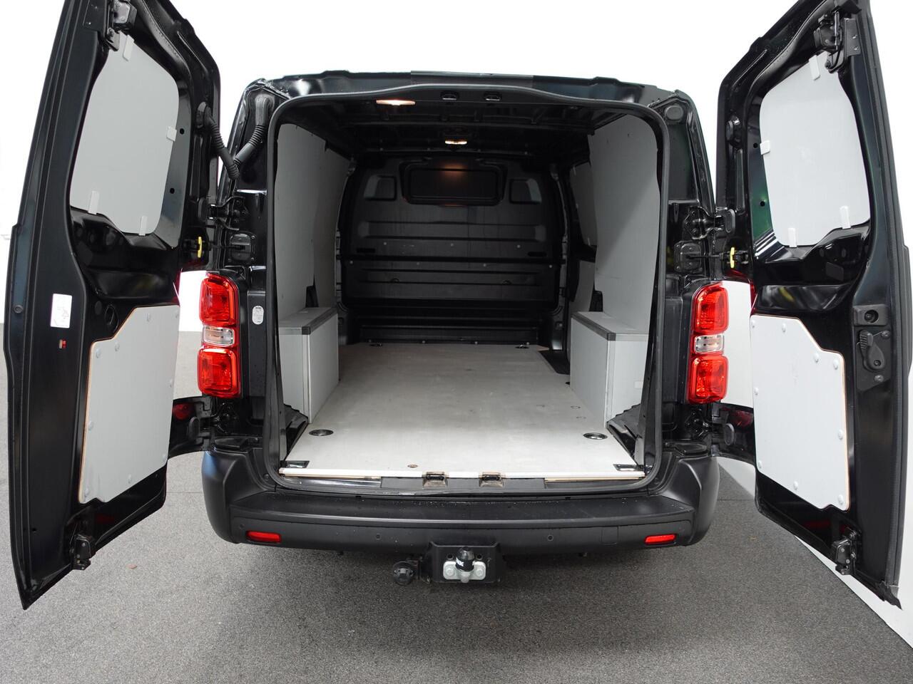 Opel VIVARO L3H1 145pk Automaat Navigatie Trekhaak Airco Bluetooth Cruise Control PDC achter