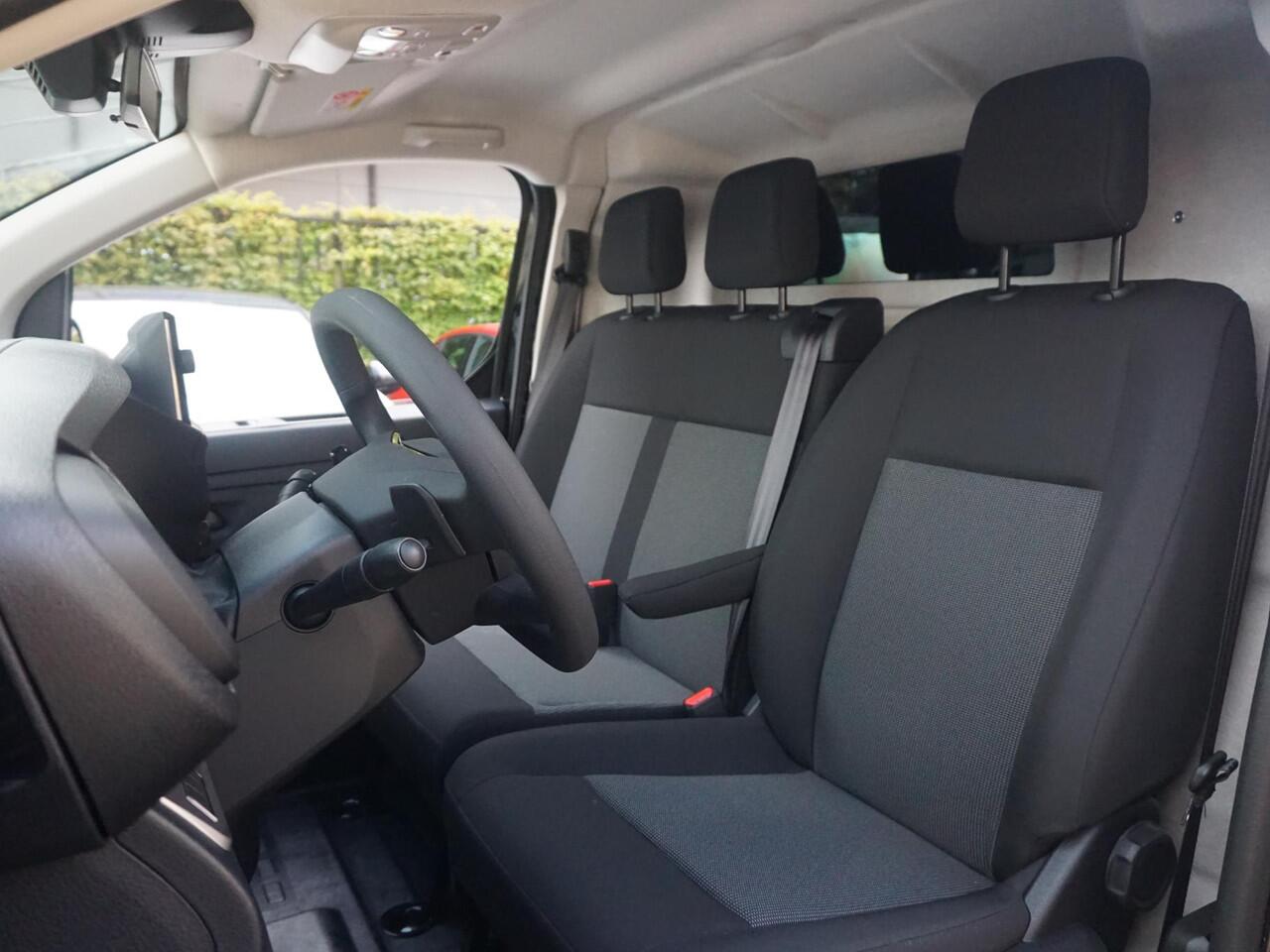 Opel VIVARO Electric L2 75 kWh | tot 8 jaar garantie | Apple Carplay | camera | parkeersensoren voor & achter | dodehoekwaarschuwing | Comfort tussenschot