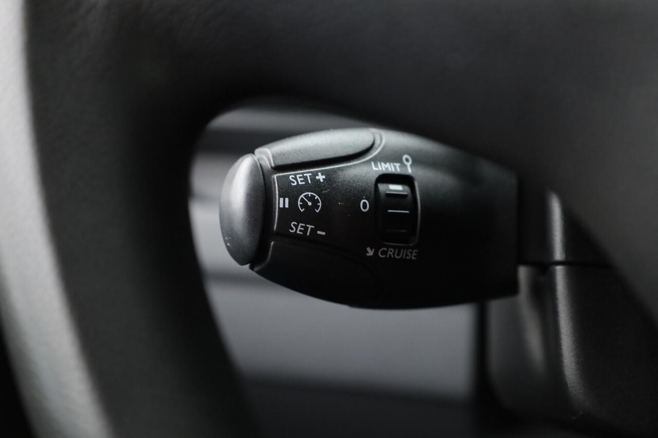 Opel VIVARO 2.0 CDTI L2H1 Edition | Navi | Trekhaak | Dakrails | Apple CarPlay