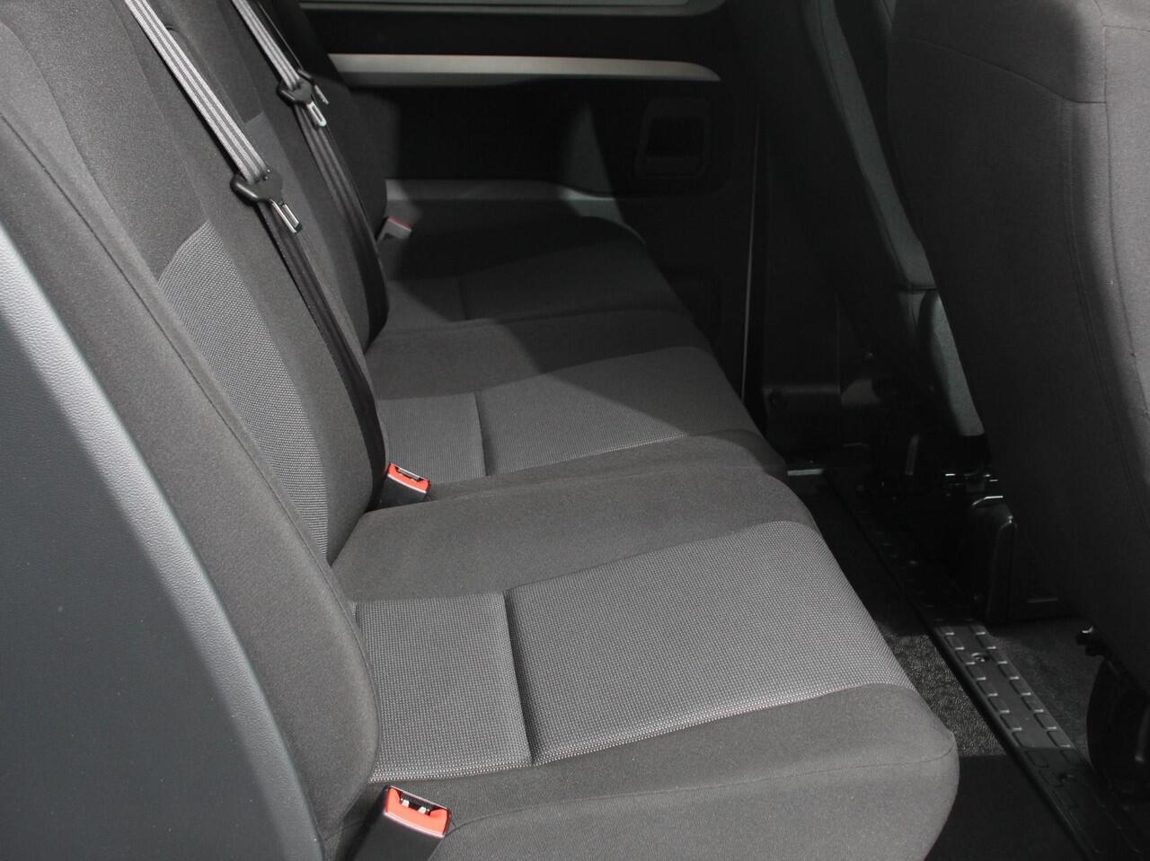 Opel VIVARO 145pk L3H1 Dubbele Cabine Sport Edition Navigatie Climate Control Trekhaak Trekhaak Parkeer sensoren Lichtmetalen Velgen