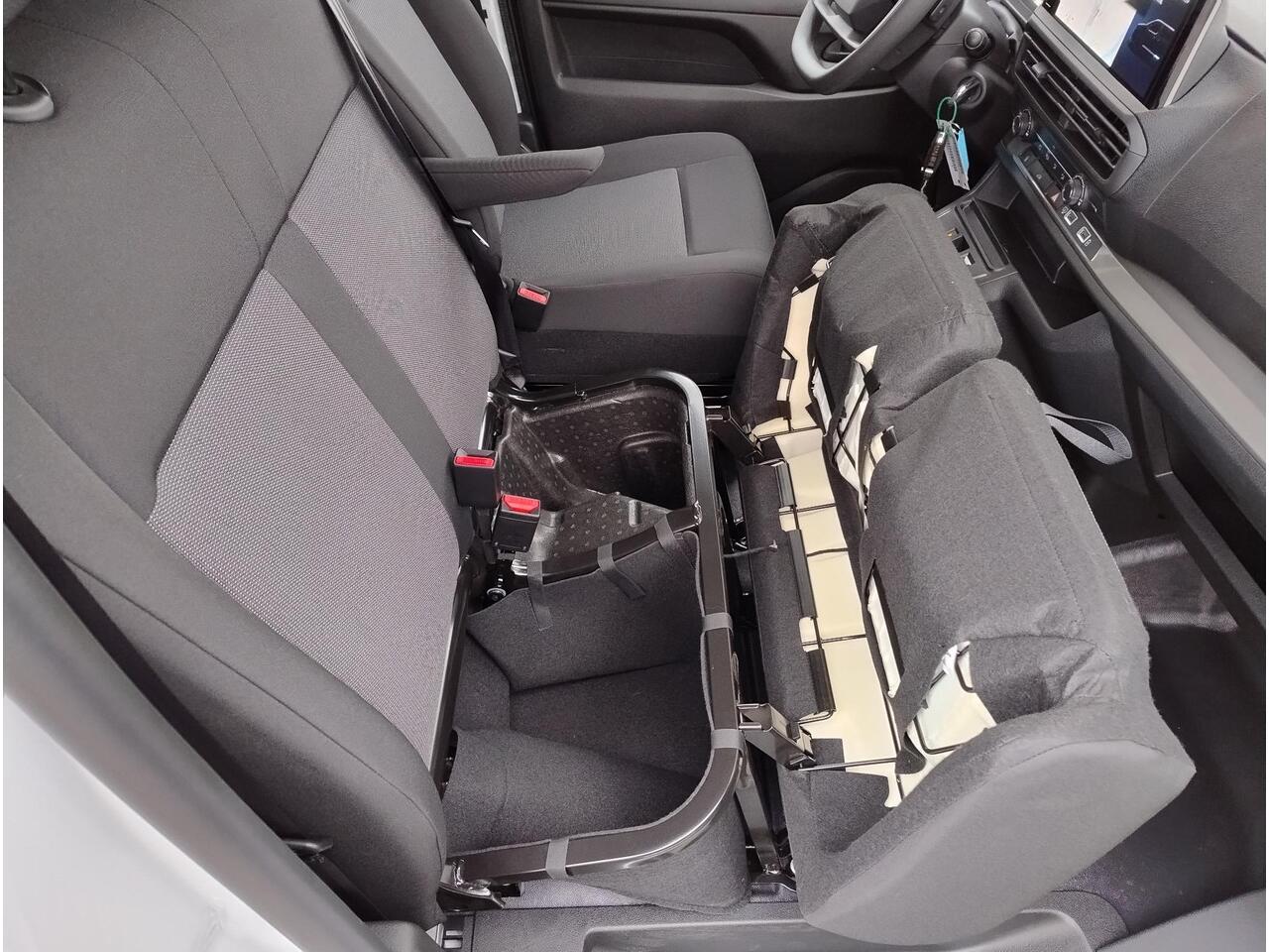 Opel VIVARO Electric L2 75 kWh 136pk | 8 jaar garantie | 0% financial lease | Multimedia | Apple Carplay | Android Auto | Achteruitrijcamera | Parkeersensoren voor en achter | Digital cockpit | Stuurwielbediening | Scheidingswand comfort | Bestuurdersstoel comfort | 