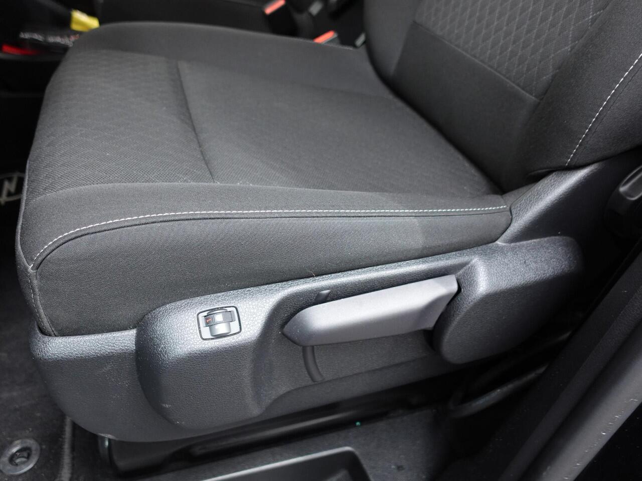 Opel ZAFIRA Vivaro-e Combi L2H1 75 kWh e-Zafira 8 persoons Navigatie Airco Dab Camera 360 Cruise control Dab Lichtmetalen velgen Stoelverwarming