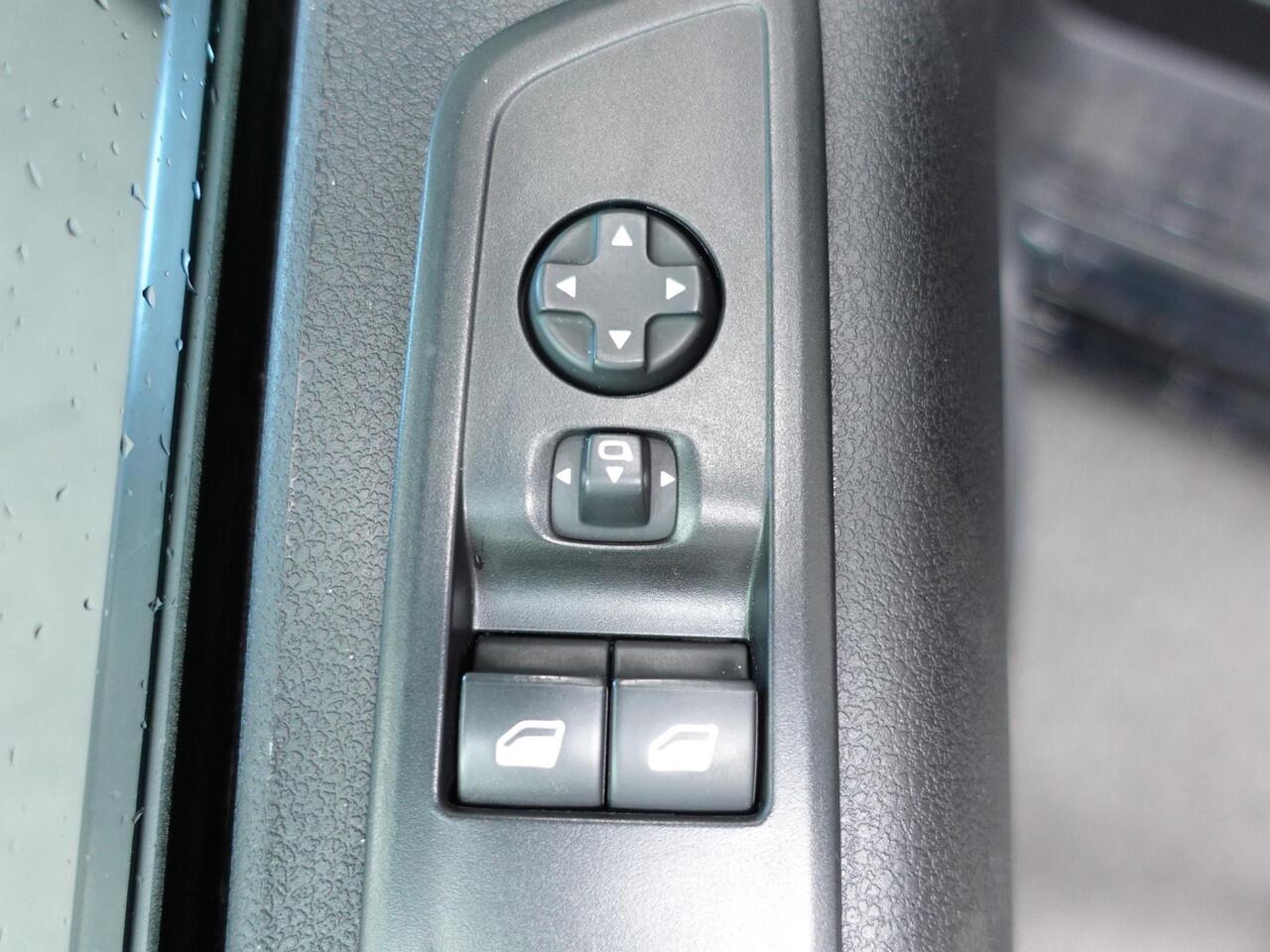 Opel ZAFIRA Vivaro-e Combi L2H1 75 kWh e-Zafira 8 persoons Navigatie Airco Dab Camera 360 Cruise control Dab Lichtmetalen velgen Stoelverwarming