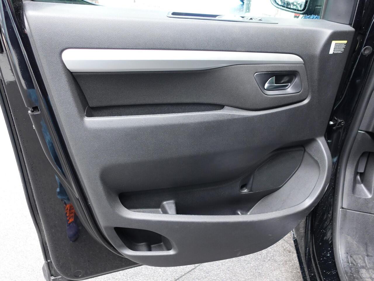 Opel ZAFIRA Vivaro-e Combi L2H1 75 kWh e-Zafira 8 persoons Navigatie Airco Dab Camera 360 Cruise control Dab Lichtmetalen velgen Stoelverwarming