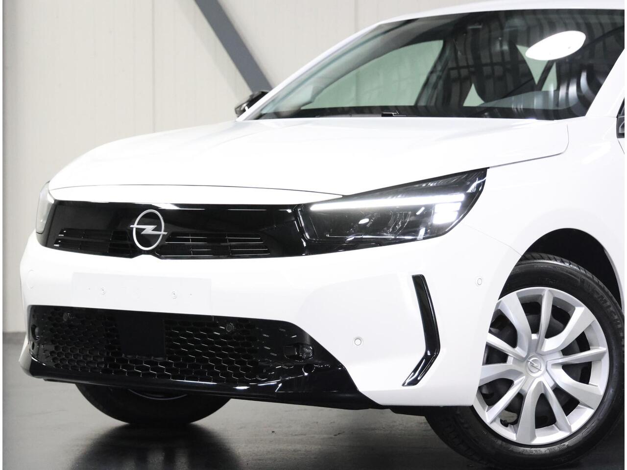 Opel e-Corsa Electric Long Range Business Edition 51 kWh 145PK | AppleCarplay/AndroidAuto | Camera | 11KW Boardlader | Parkeersensoren | Climate Control | Cruise Control | LED koplampen |