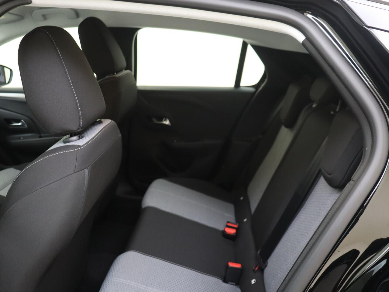 Opel e-Corsa Electric Long Range Edition 51 kWh | Stoelverwarming | Connected services | Parkeersensoren |