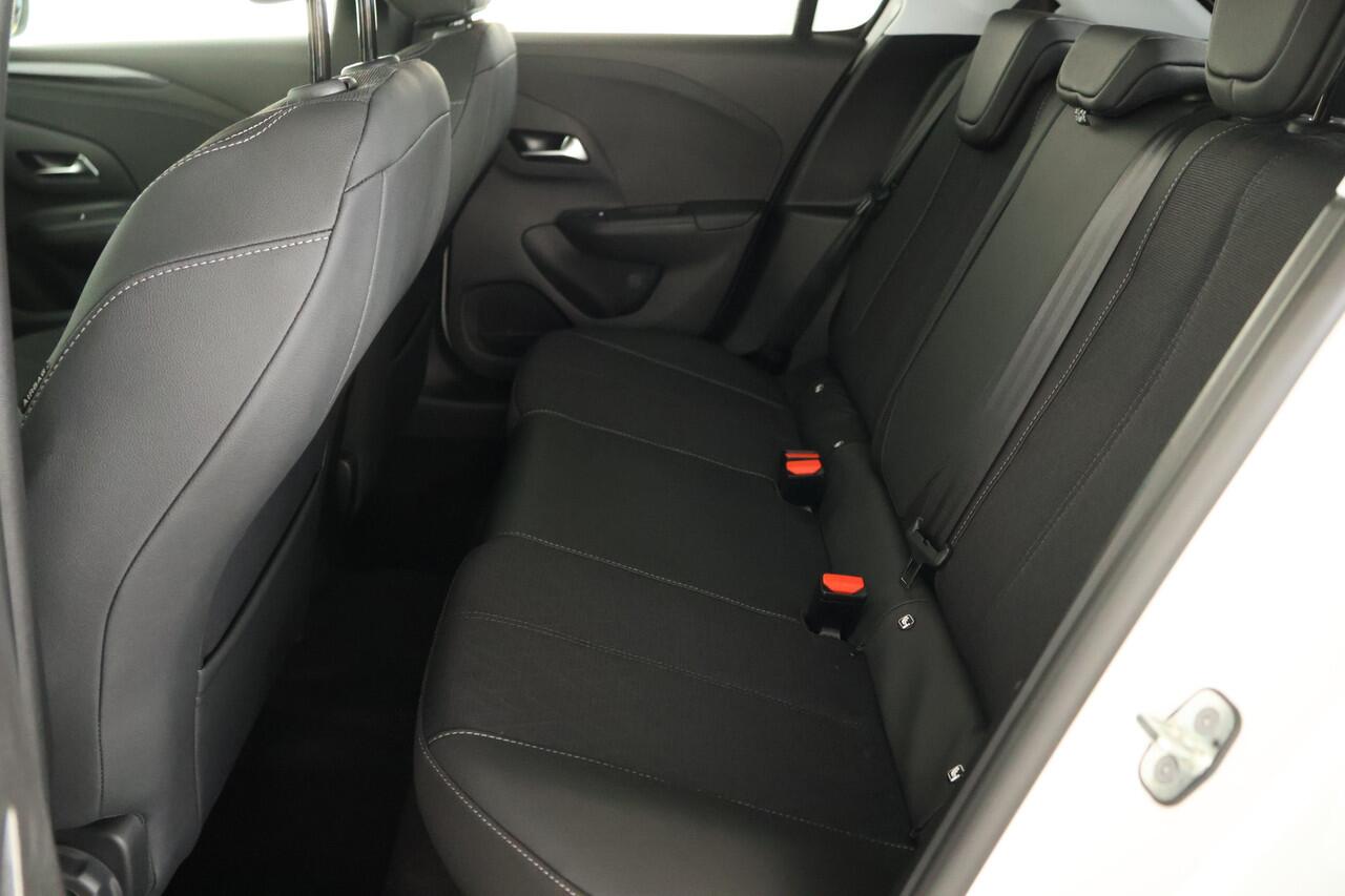 Opel e-Corsa Elegance 50 kWh / LED / CarPlay / Clima / Camera