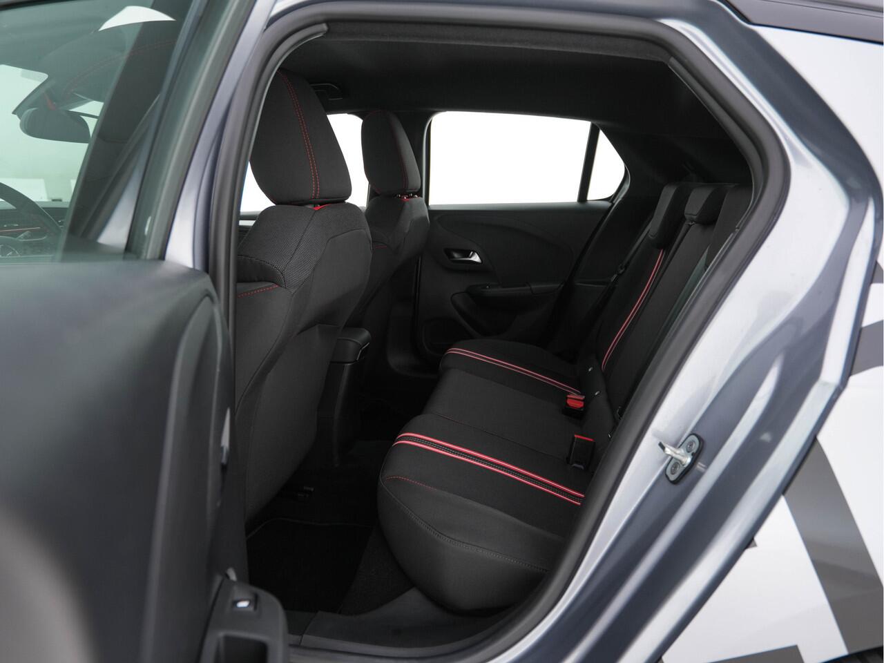 Opel e-Corsa GS-Line Bitter-Edition 50 kWh [ 3-Fase ] (INCL-BTW) Aut.* HEATPUMP | LEATHER-MICROFIBRE | ADAPTIVE-CRUISE | CARPLAY | CCS-FASTLOADER | FULL-LED | HEATED-SPORTSEATS | DAB+ | ECC | LANE-ASSIST | CAMERA | PDC | DIGI-COCKPIT | 17 "ALU*