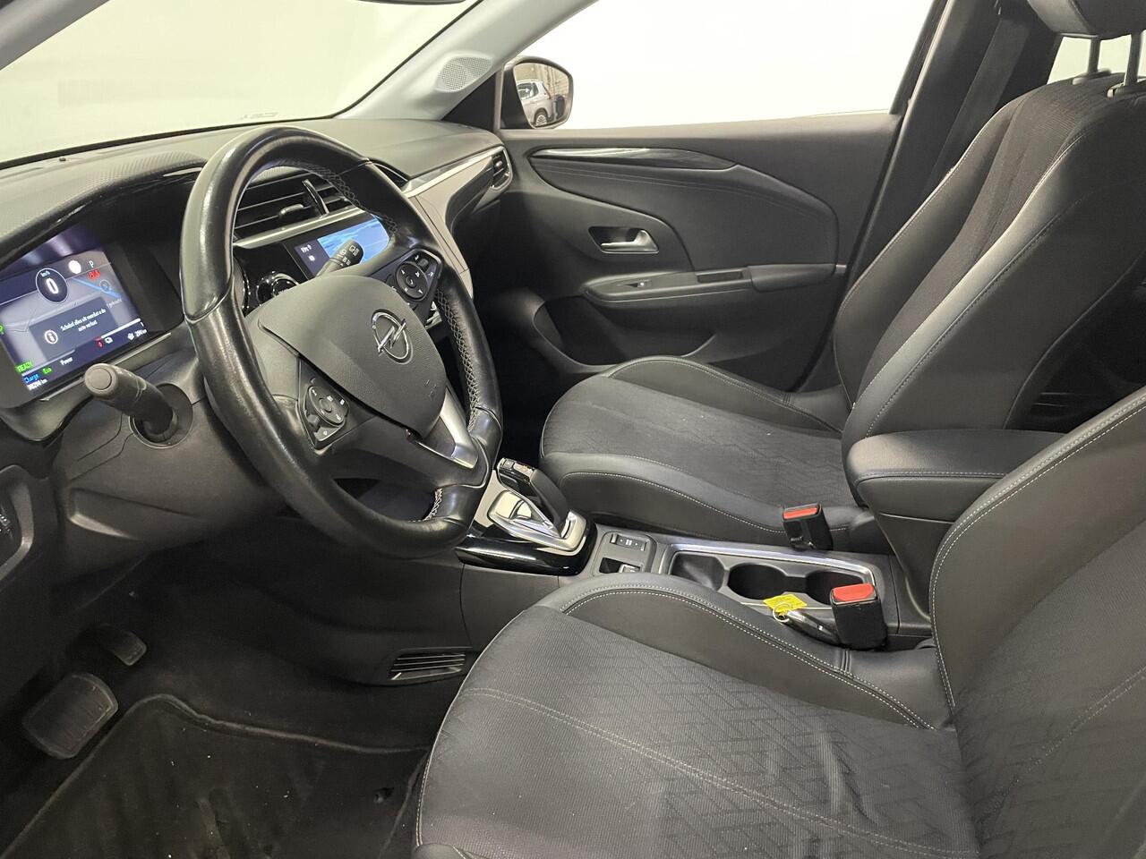 Opel e-Corsa Elegance 50 kWh Navigatie Apple Carplay/Android Auto Camera Parkeersensoren Adaptive Cruise Control Lichtmetalen velgen Climate Control