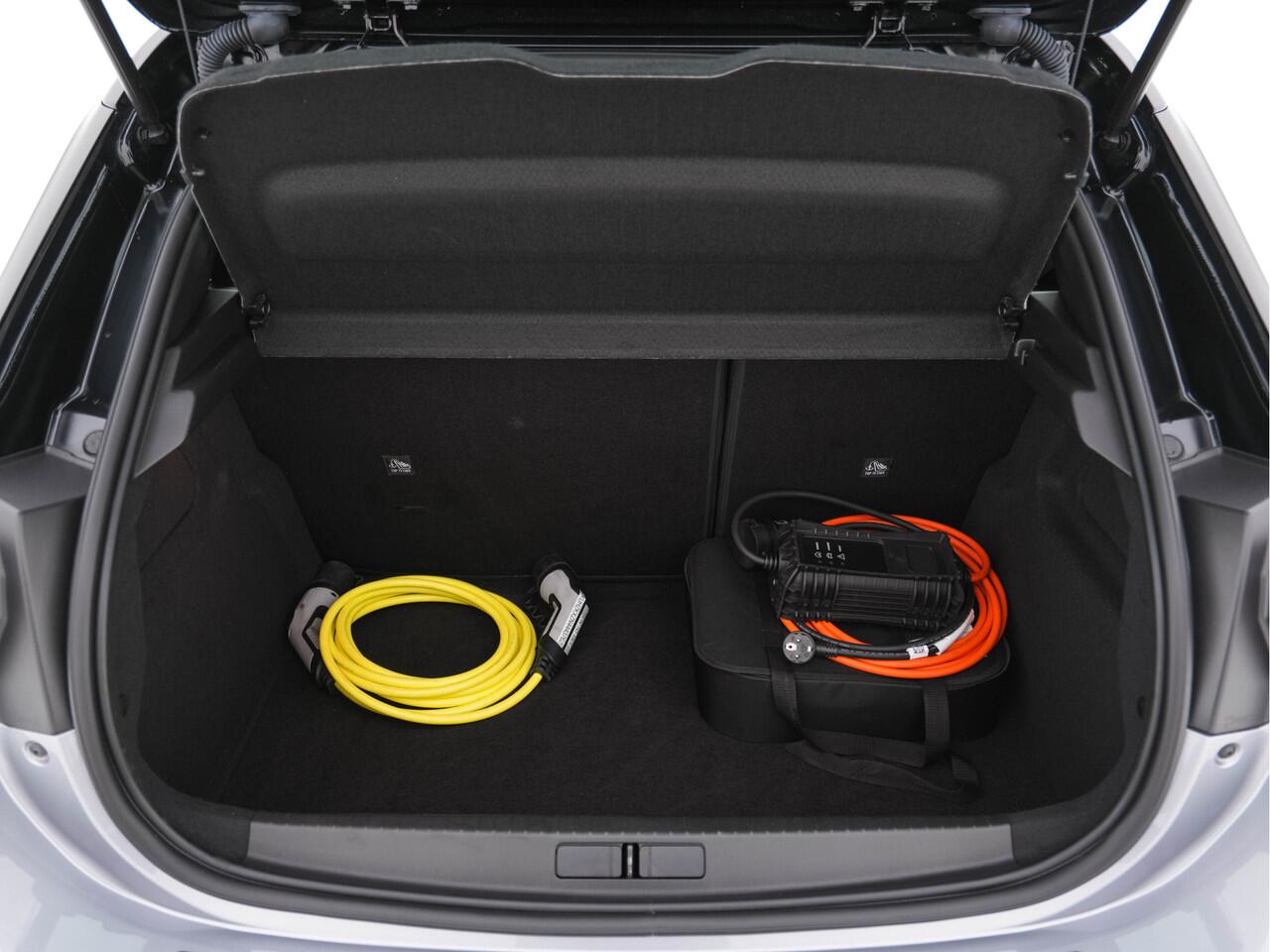 Opel e-Corsa GS-Line Bitter-Edition 50 kWh [ 3-Fase ] (INCL-BTW) Aut.* HEATPUMP | LEATHER-MICROFIBRE | ADAPTIVE-CRUISE | CARPLAY | CCS-FASTLOADER | FULL-LED | HEATED-SPORTSEATS | DAB+ | ECC | LANE-ASSIST | CAMERA | PDC | DIGI-COCKPIT | 17 "ALU*